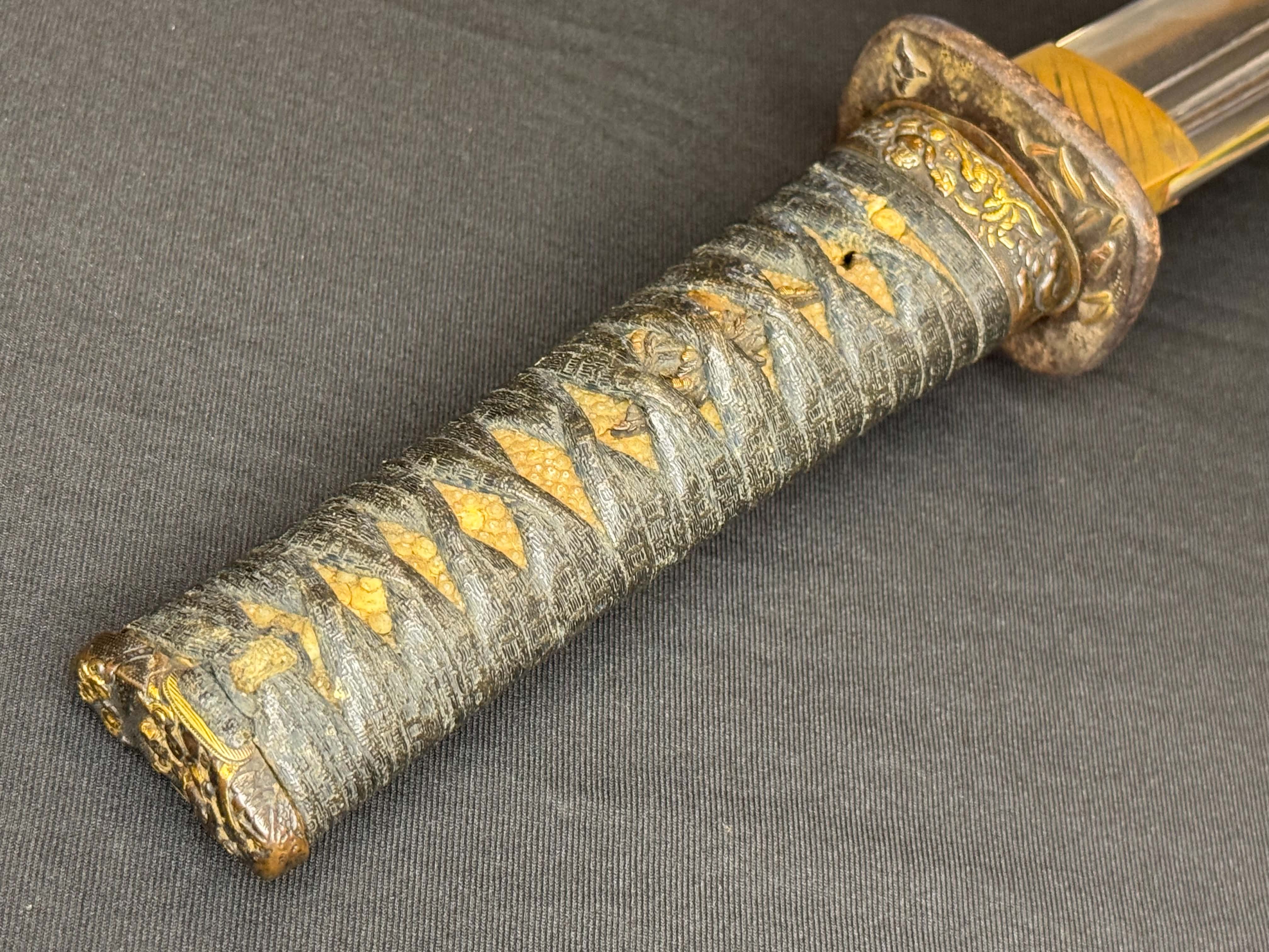 Antique Nihonto - Wakizashi with koshirae, Tsunagigaki attributed to Shimosaka
