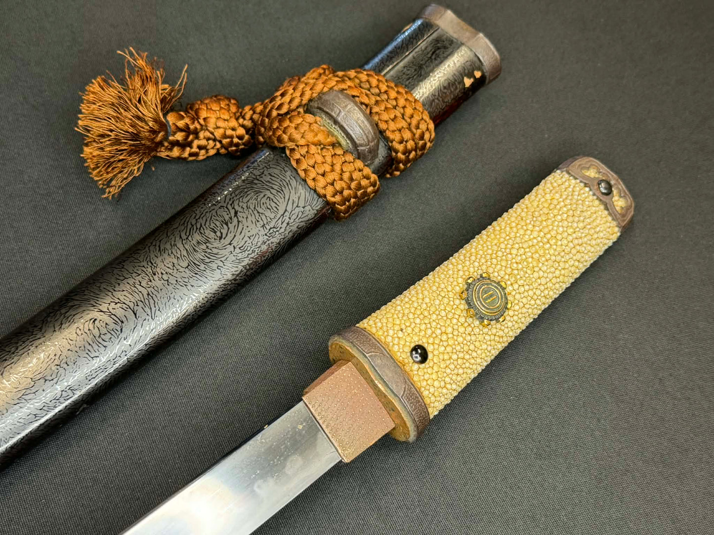 Antique Nihonto - Hitatsura Tanto in Aikuchi Koshirae
