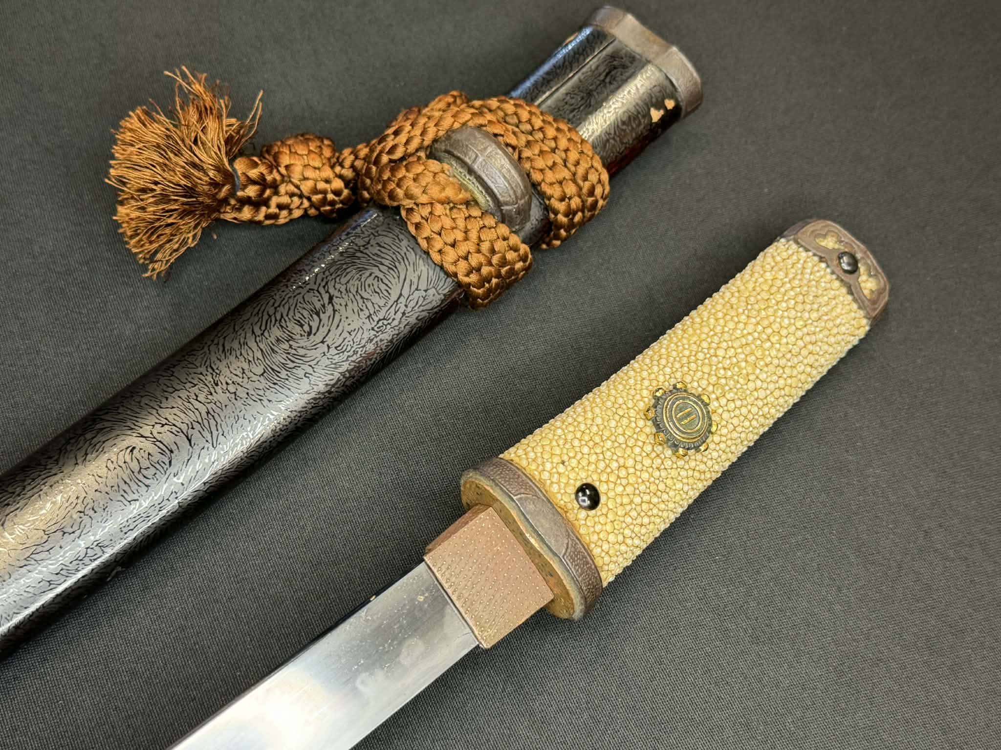 Antique Nihonto - Hitatsura Tanto in Aikuchi Koshirae