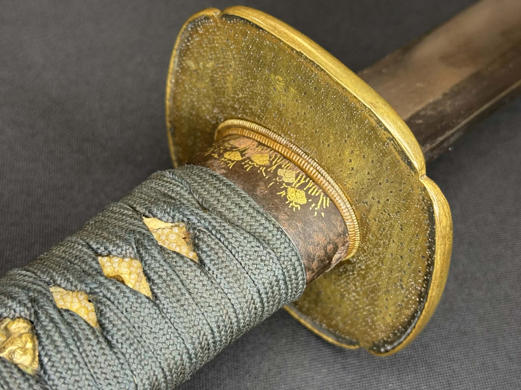 Antique Nihonto - Katana in Tachi Koshirae, signed Rai Kuni- (unverified)