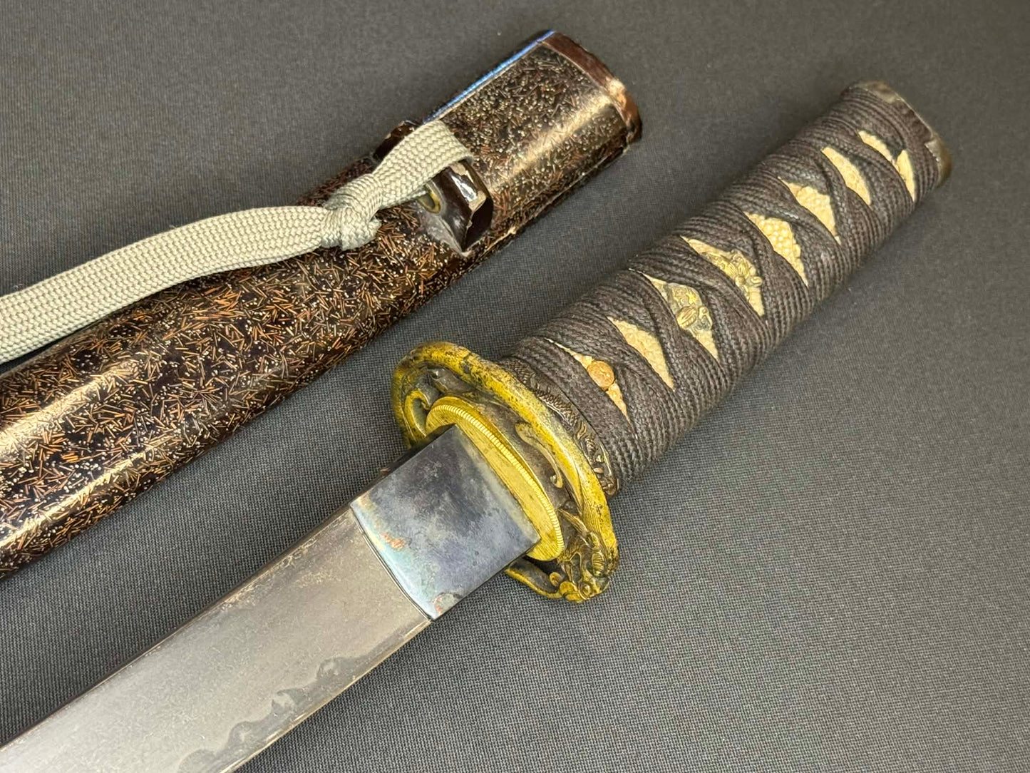 Antique Nihonto - Wakizashi in Koshirae, signed Nagataka Saku (unverified)
