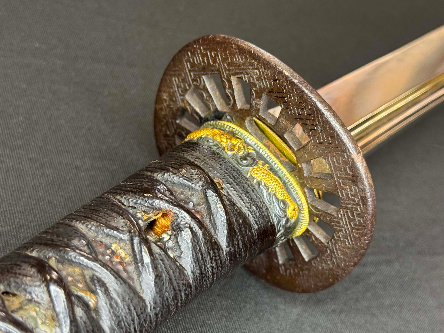 Antique Nihonto - Early Edo (300-350 years old) Katana in Koshirae, signed Yokoyama Ueno Daijo Fujiwara Sukesada (not verified)