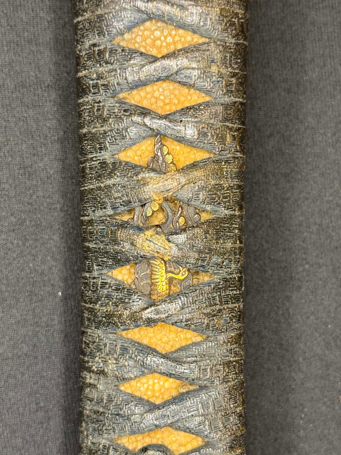 Antique Nihonto - Wakizashi with koshirae, Tsunagigaki attributed to Shimosaka