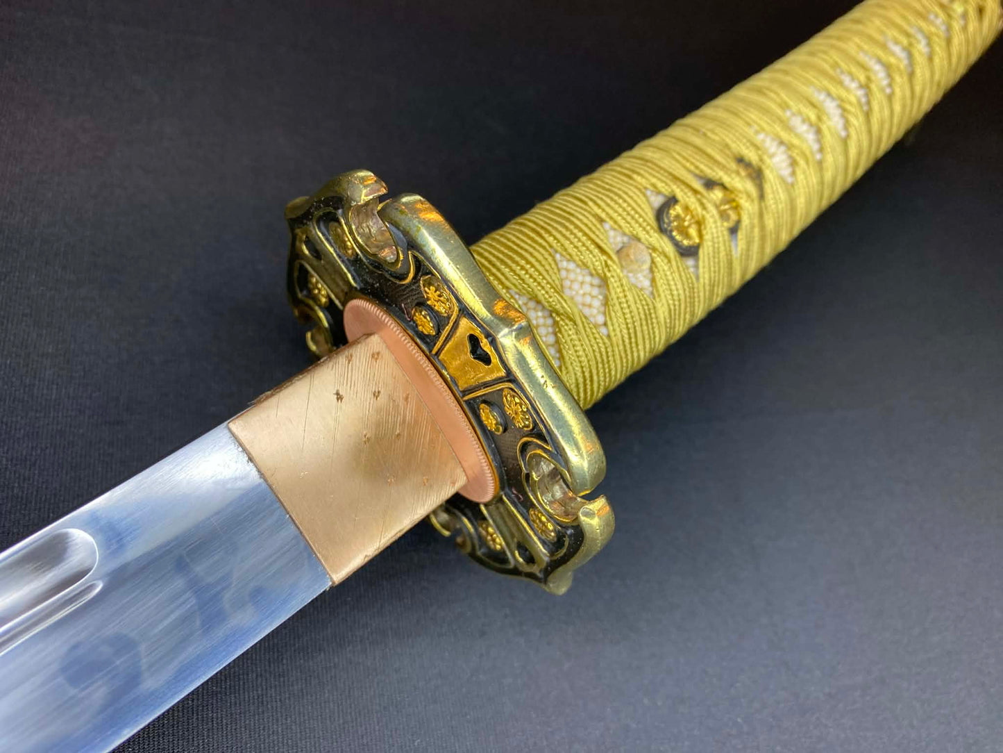 Dragonspring Emperor Tachi - Ruby Chrysanthemum - Kogarasu Hitatsura