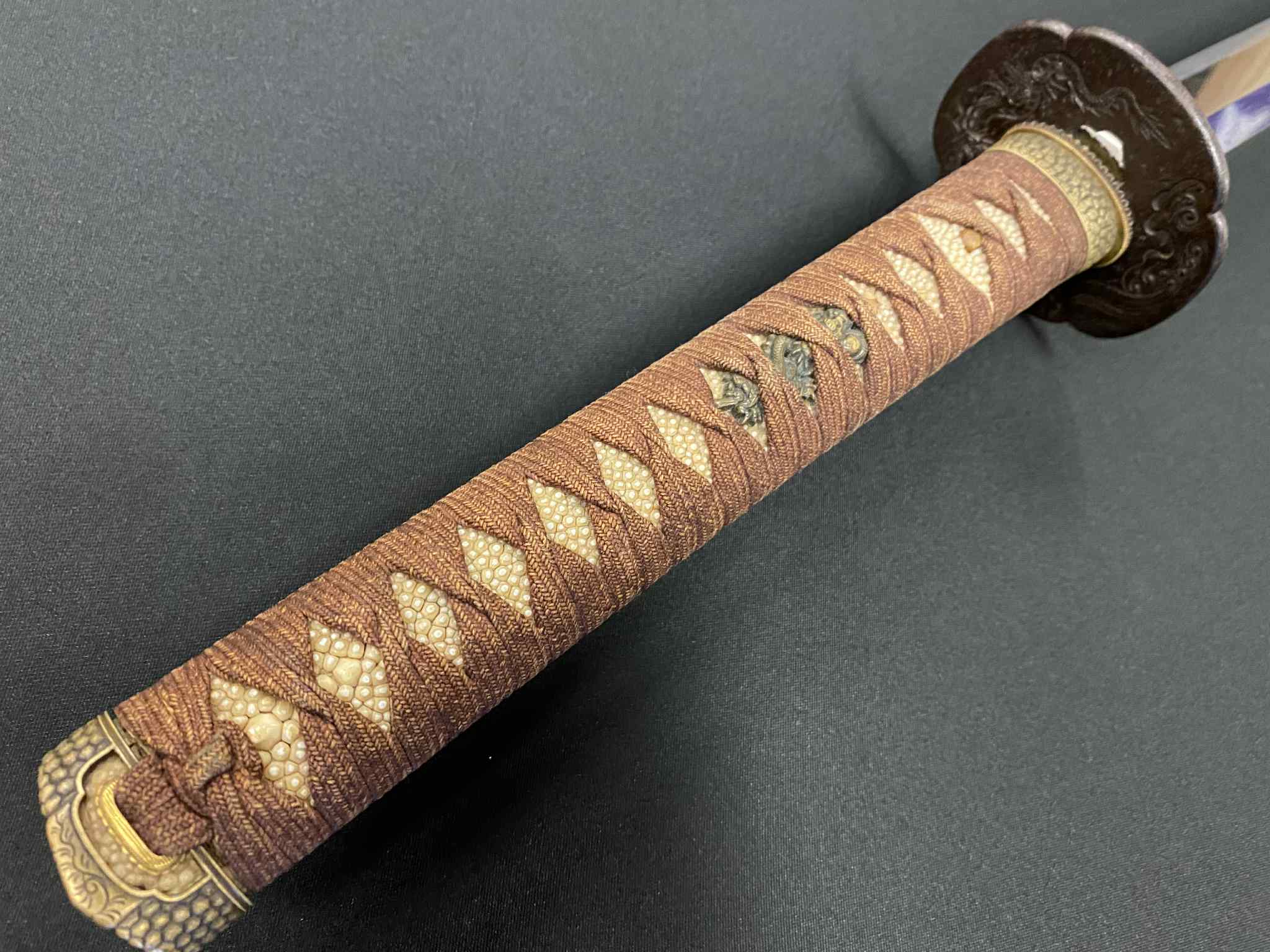 Antique Nihonto - Very Long Katana in Koshirae - Muromachi Period (About 500 years old) - signed Kanenao Saku, NBTHK Certified