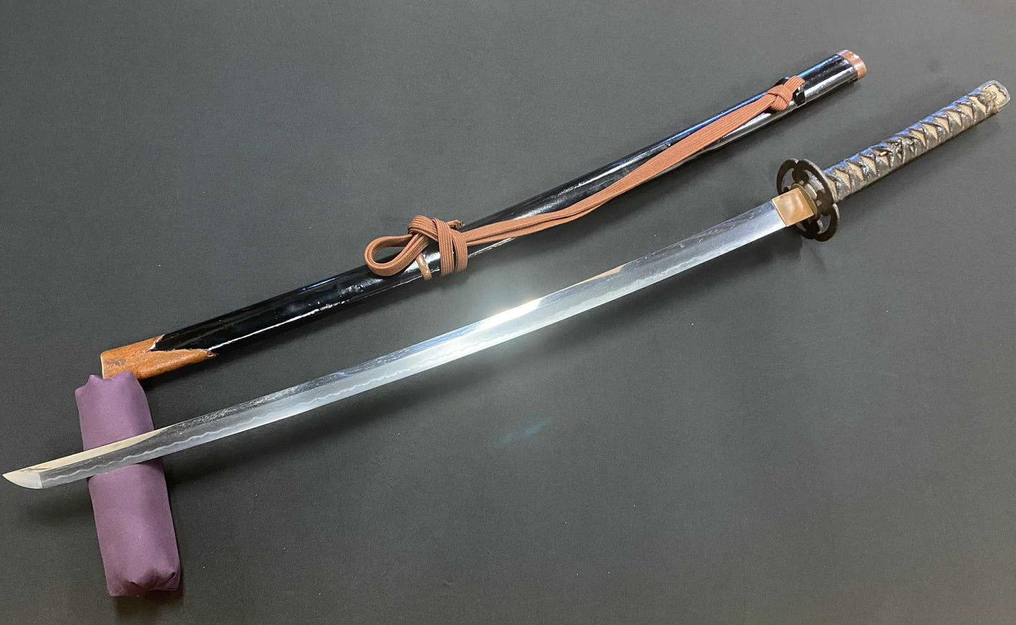 Antique Nihonto - Katana in Handachi Koshirae - Late Muromachi (500 years old) - NBTHK Attributed to Sue-Seki