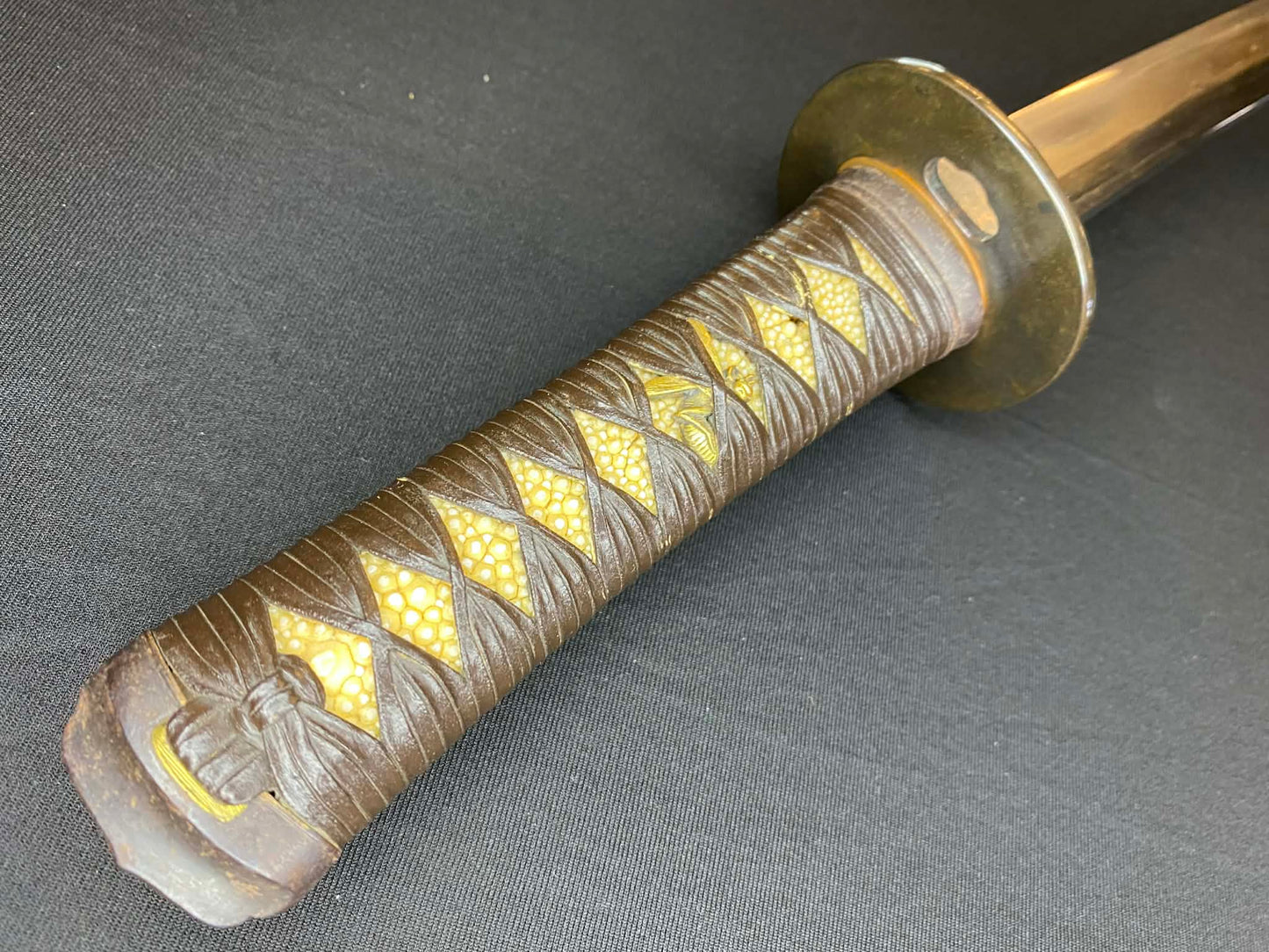 Antique Nihonto - Wakizashi in Handachi Koshirae - signed Echizen no Kuni Kanenori