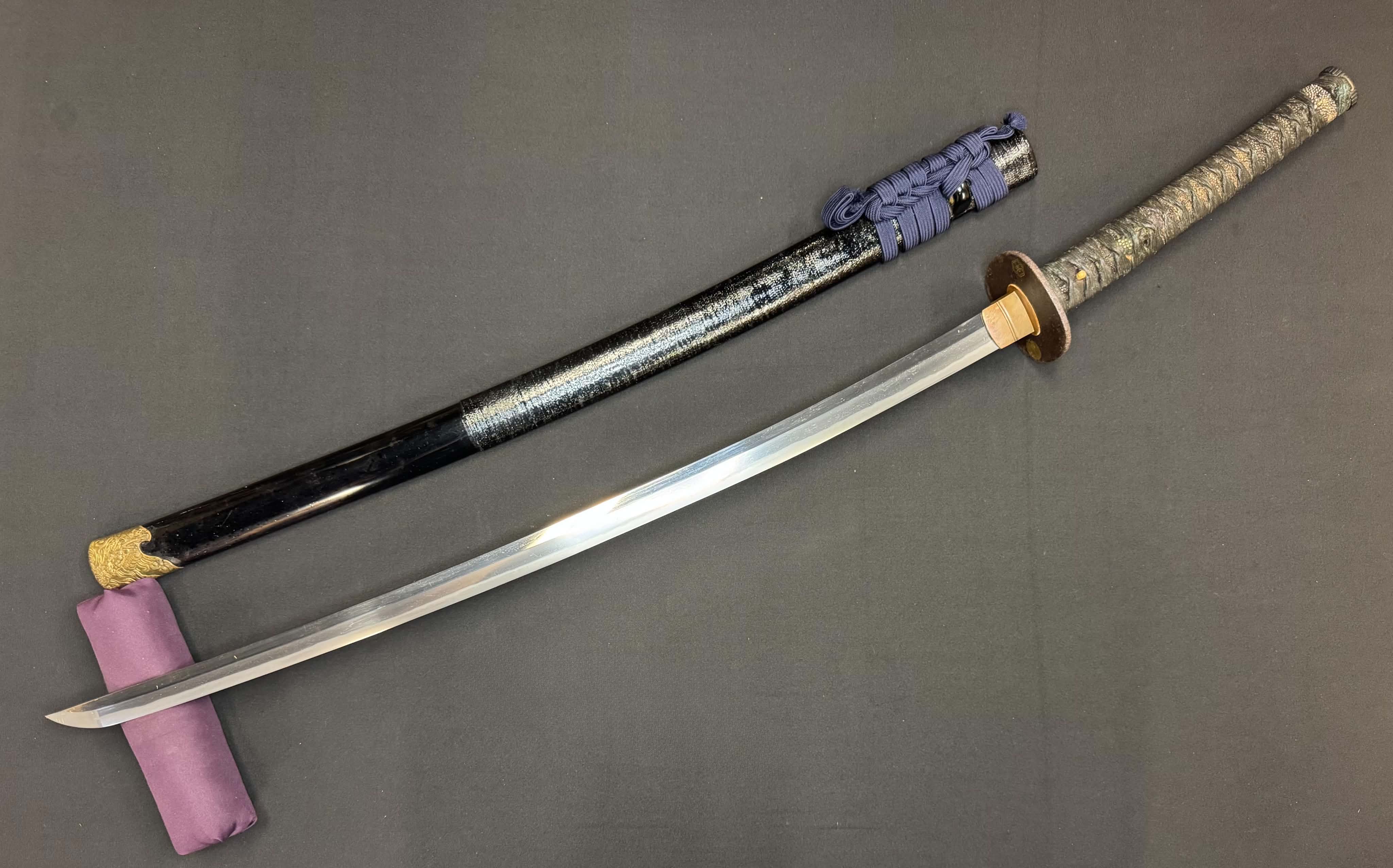 Antique Nihonto - Early Muromachi (about 550 years old) Katana with Koshirae