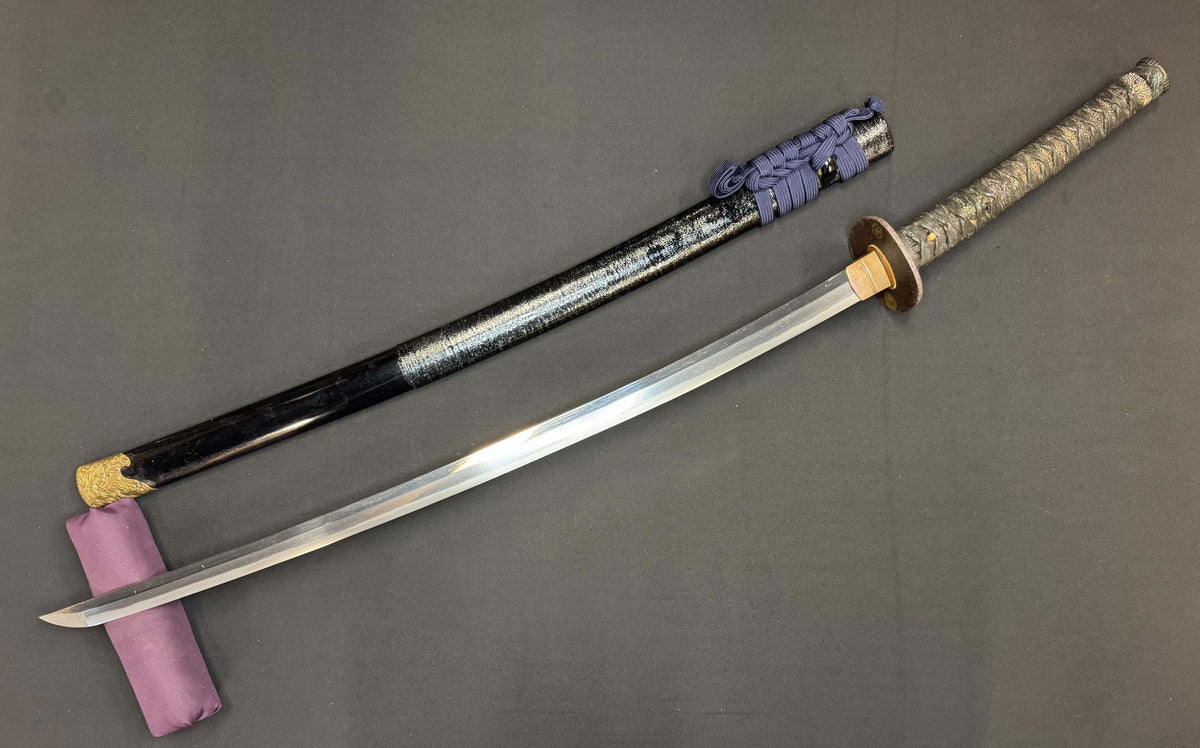 Antique Nihonto - Early Muromachi (about 550 years old) Katana with Koshirae