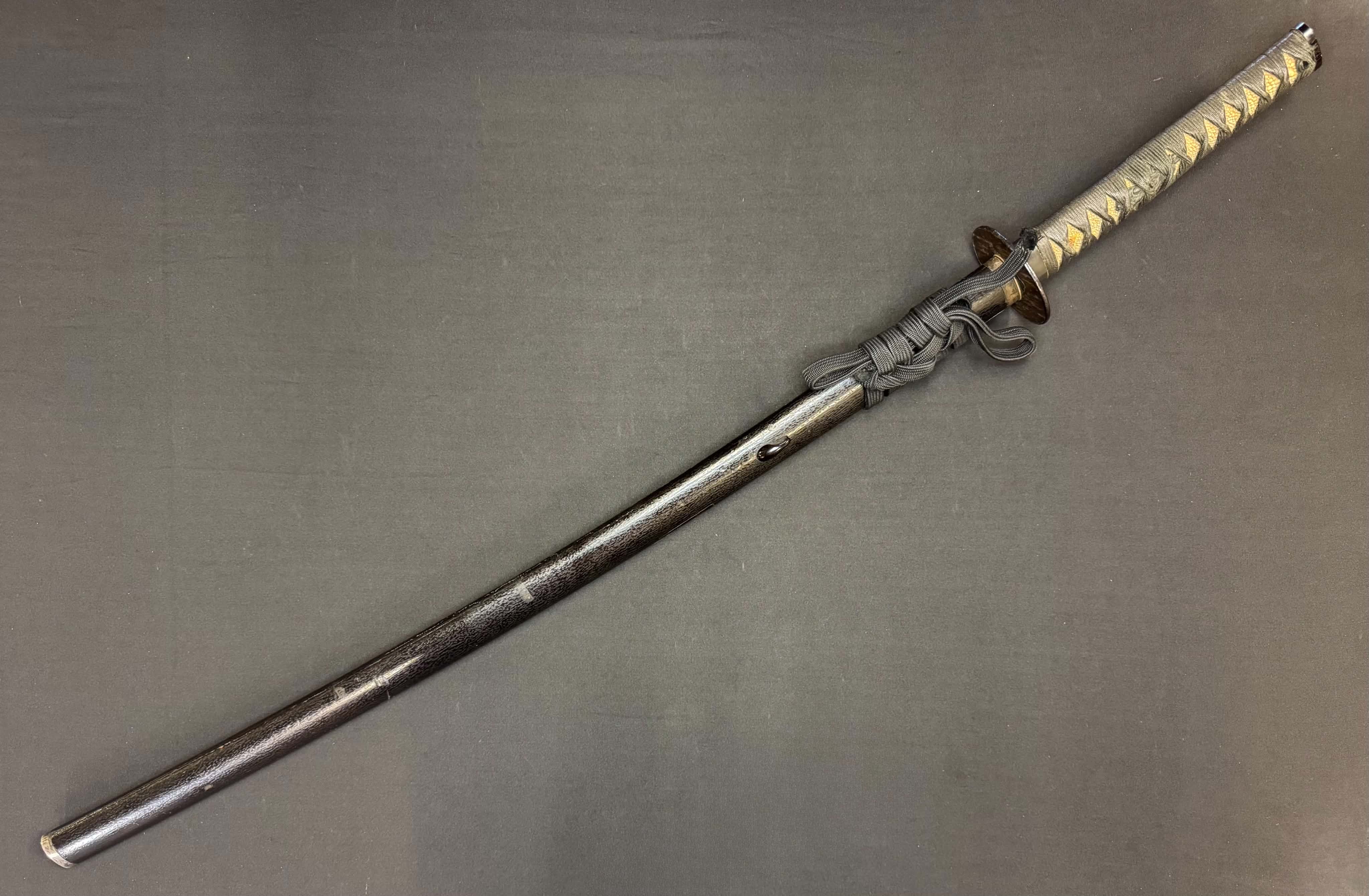 Antique Nihonto - Muromachi (5-600 years old) LONG Katana in Koshirae, NBTHK attributed to Kashu Yukimitsu