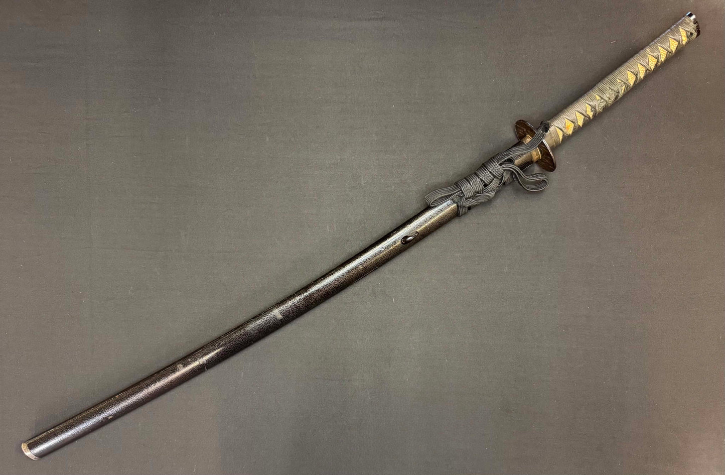 Antique Nihonto - Muromachi (5-600 years old) LONG Katana in Koshirae, NBTHK attributed to Kashu Yukimitsu
