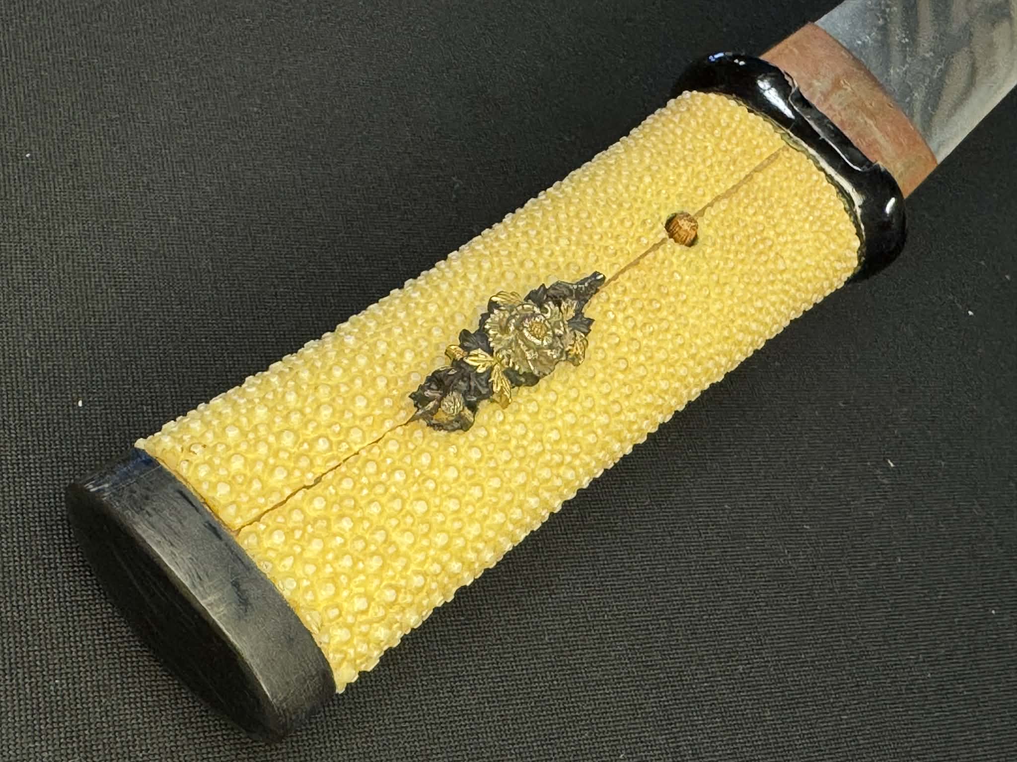 Antique Nihonto -  Edo Period (150-300 years old) Tanto in Koshirae - Signed Sekishu Ju Kiyoshige (unverified)