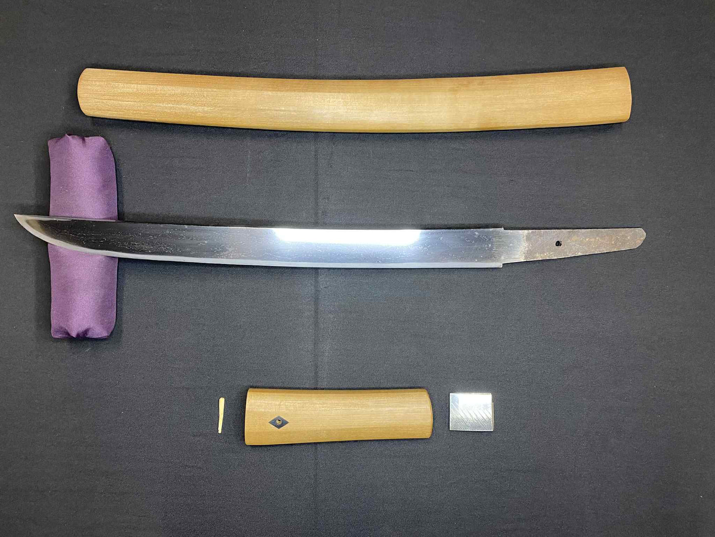 Antique Nihonto - Thick, Very Wide Wakizashi in Shirasaya - signed Kanenari