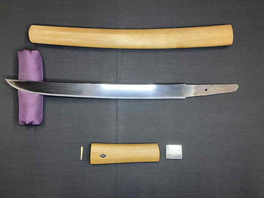 Antique Nihonto - Thick, Very Wide Wakizashi in Shirasaya - signed Kanenari