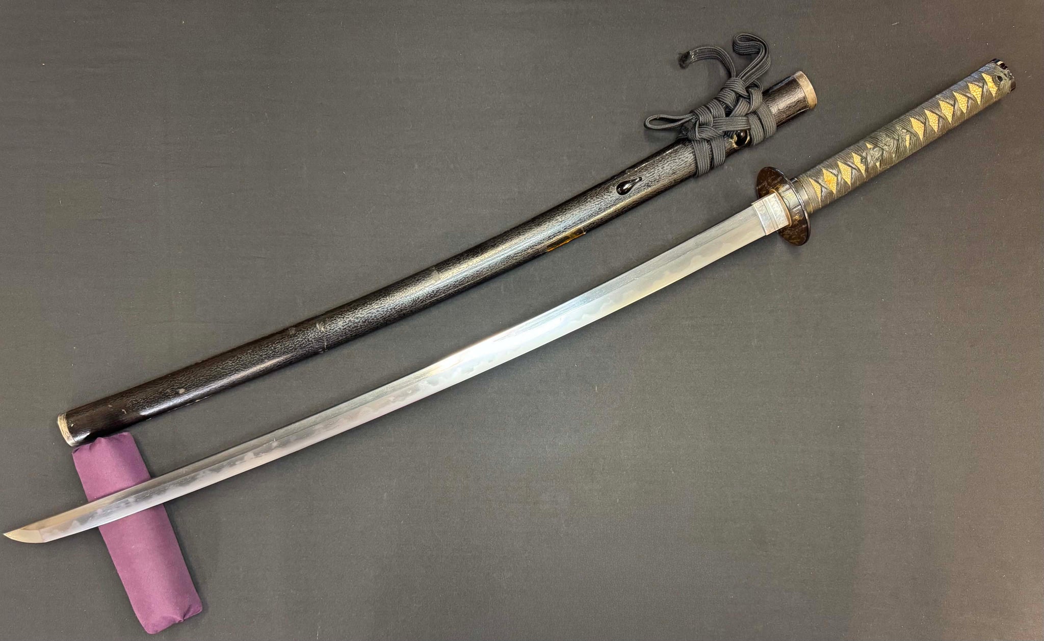 Antique Nihonto - Muromachi (5-600 years old) LONG Katana in Koshirae, NBTHK attributed to Kashu Yukimitsu