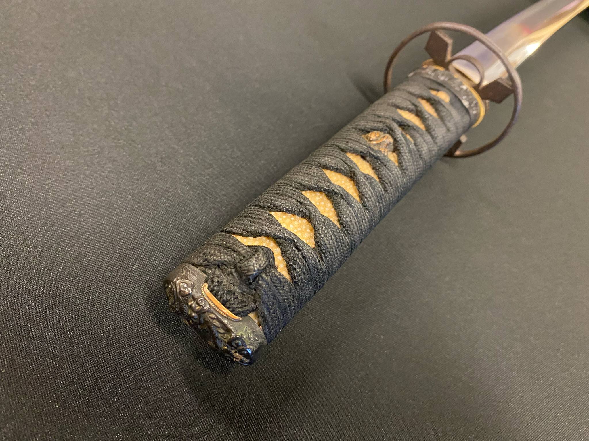 Antique Nihonto - Wakizashi in Koshirae - Early Edo (3-400 years old), unsigned