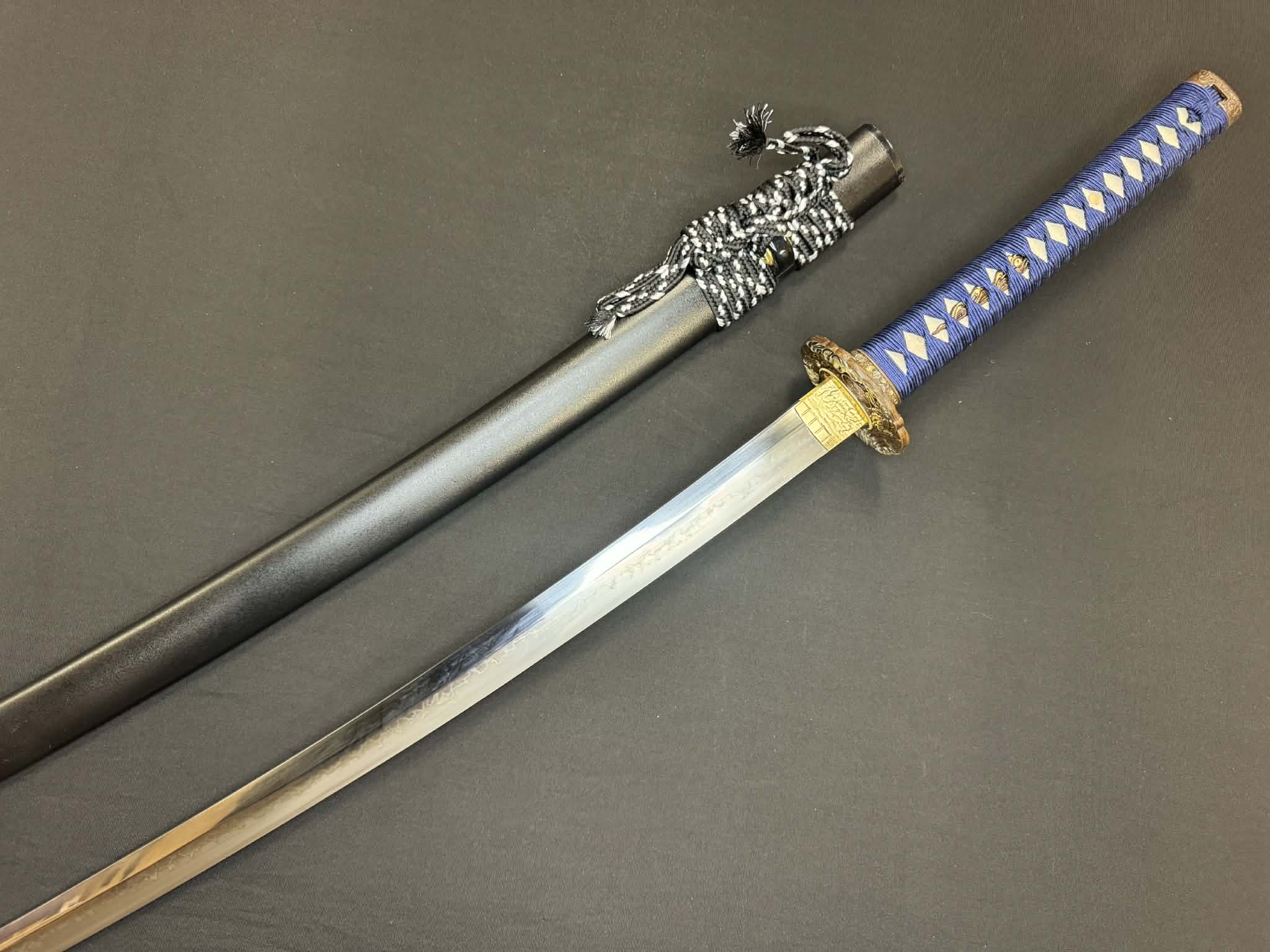 Moritaka Razor Prestige Katana - Moon Lotus - Clay-Tempered T10 Choji hamon, Hazuya Polish