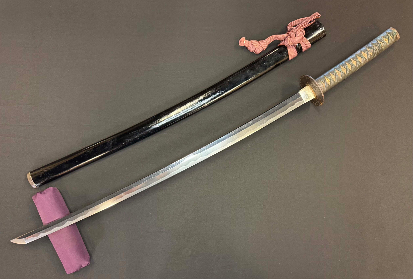 Antique Nihonto - Early Edo(350 years old) Katana with Koshirae - NBTHK attributed to Fujiwara Takada