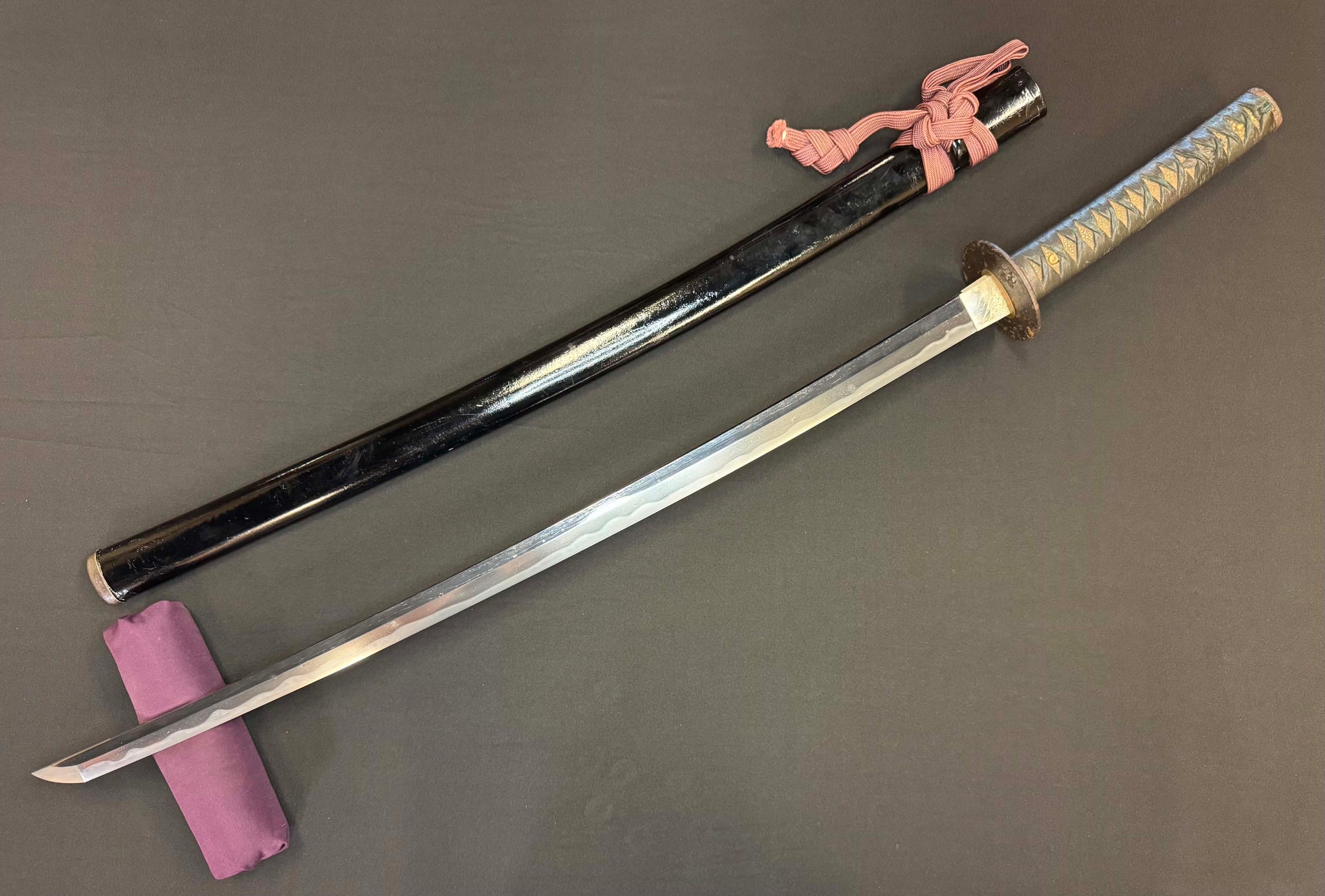 Antique Nihonto - Early Edo(350 years old) Katana with Koshirae - NBTHK attributed to Fujiwara Takada