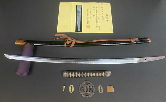 Antique Nihonto - Katana in Handachi Koshirae - Late Muromachi (500 years old) - NBTHK Attributed to Sue-Seki