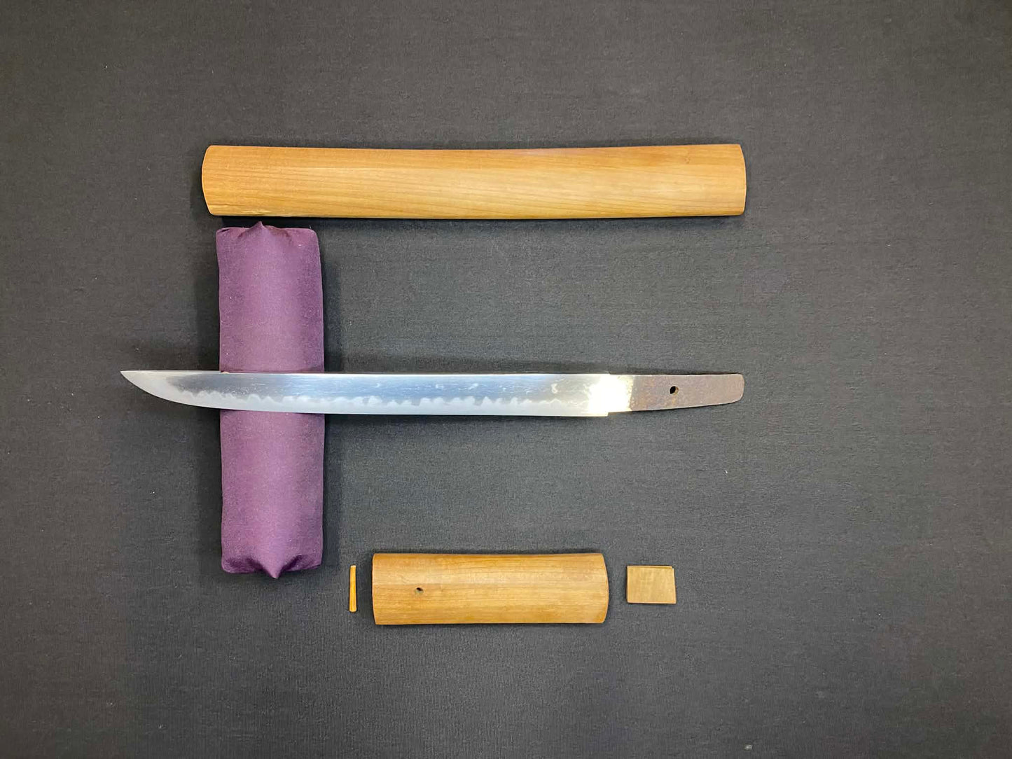 Antique Nihonto - Tanto in Shirasaya - late Muromachi (400 years), NBTHK attributed to Kanekado