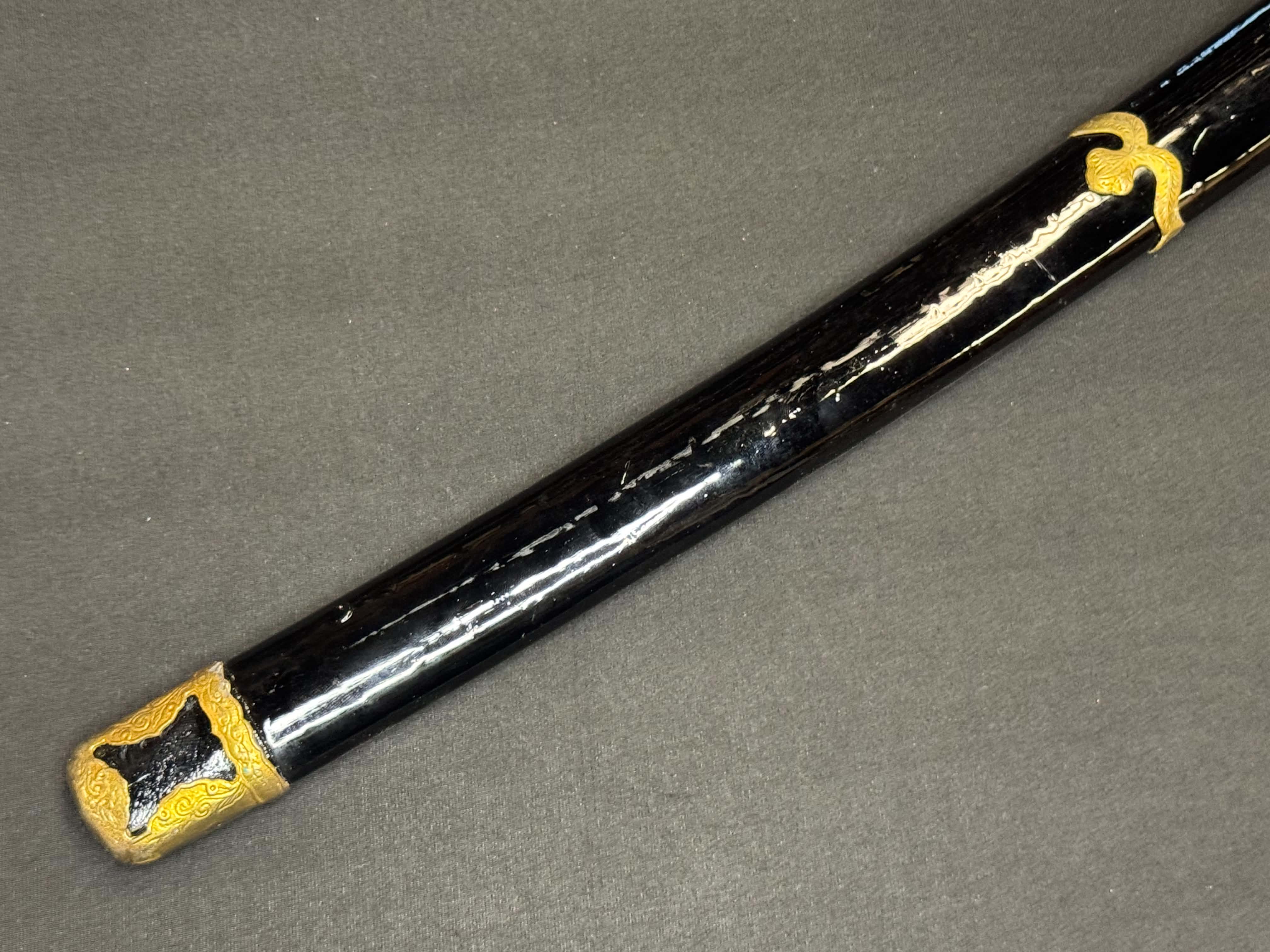 Antique Nihonto - Wakizashi in Handachi koshirae, signed Bizen Kuni Ju Osafune Sukesada, NBTHK CERTIFIED