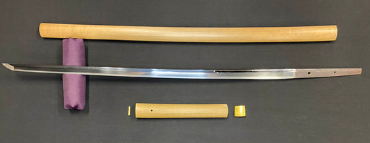 Antique Nihonto - Katana in Shirasaya - Early Edo (350-400 years old) - signed Fujiwara Kiyotsugu Saku (unverified)