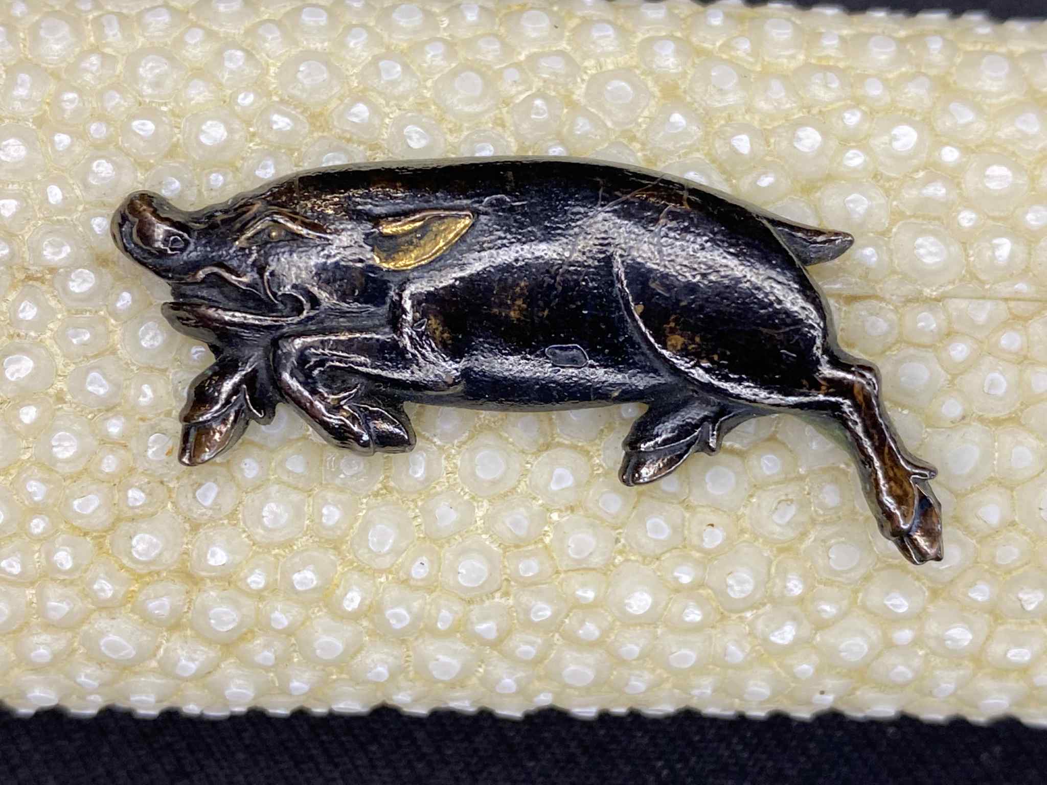 Antique Nihonto - Late Muromachi Eiroku Era (450 years old) Tanto in Koshirae, signed Kanemachi, NTHK certified