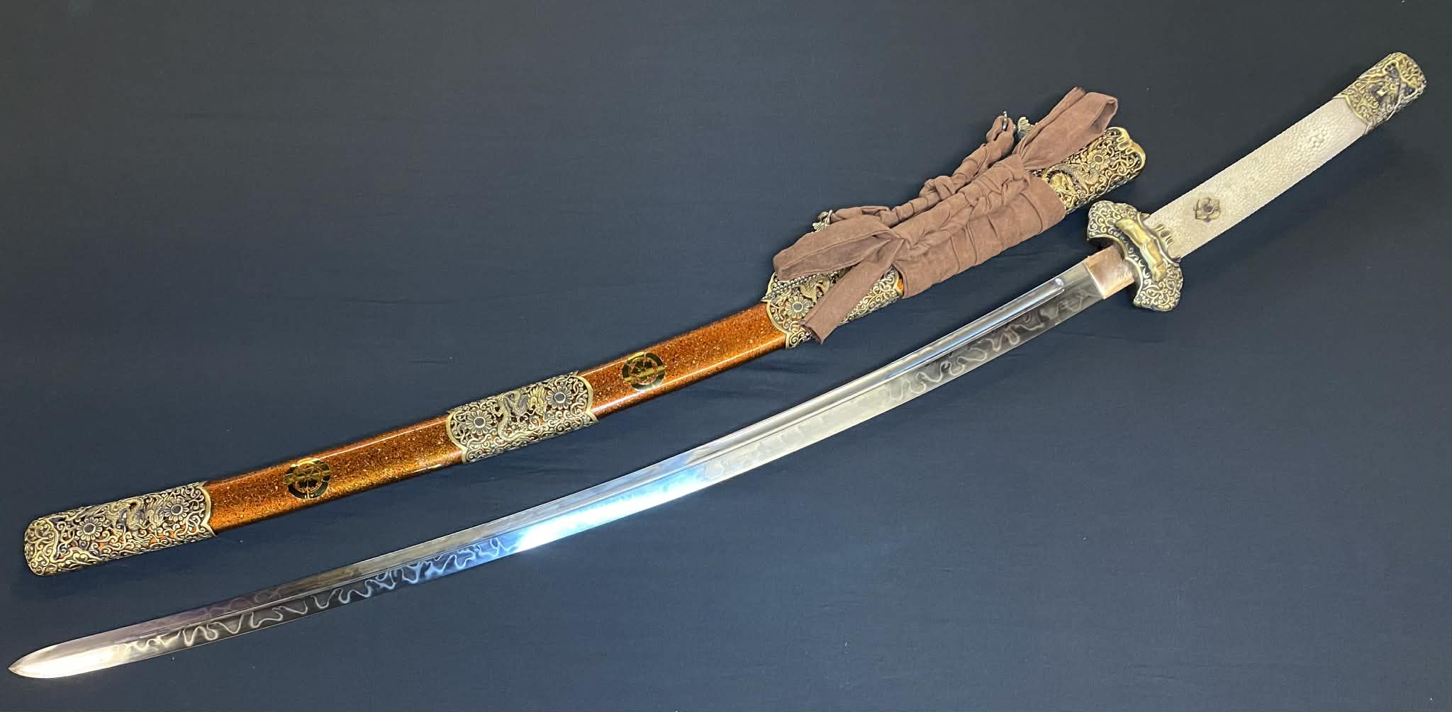 Dragonspring Emperor Tachi - Gold Kazaridachi - Kogarasu Hitatsura