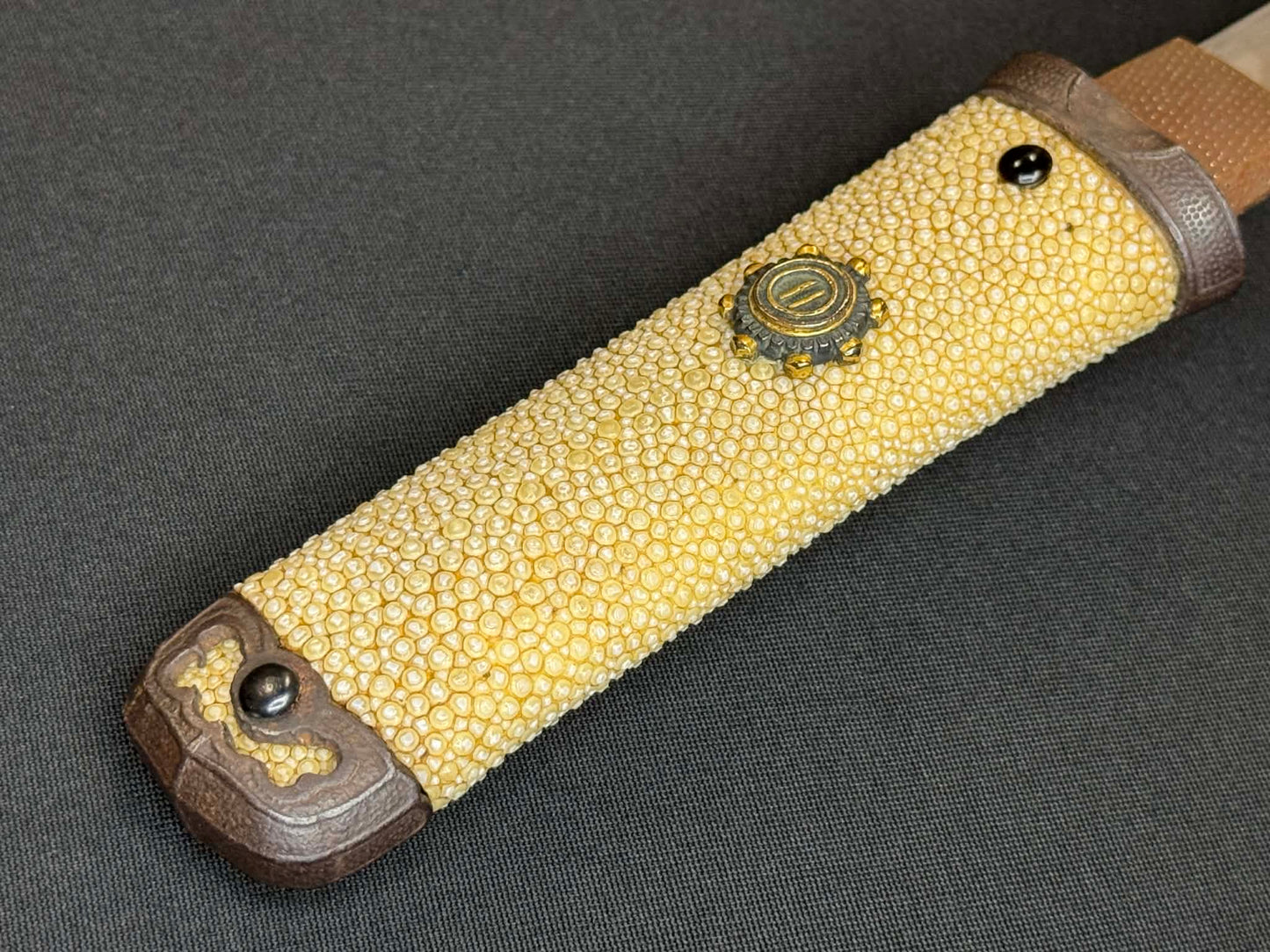 Antique Nihonto - Hitatsura Tanto in Aikuchi Koshirae