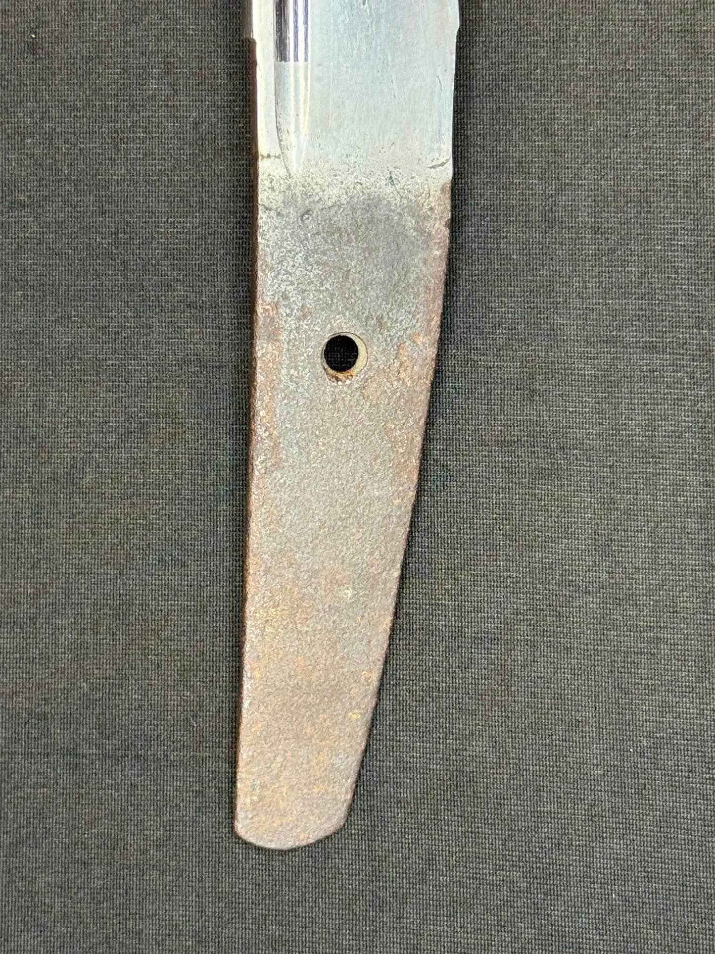 Antique Nihonto - Muromachi (4-600 years old) Wakizashi in Shirasaya, signed Soshuju Hiromasa