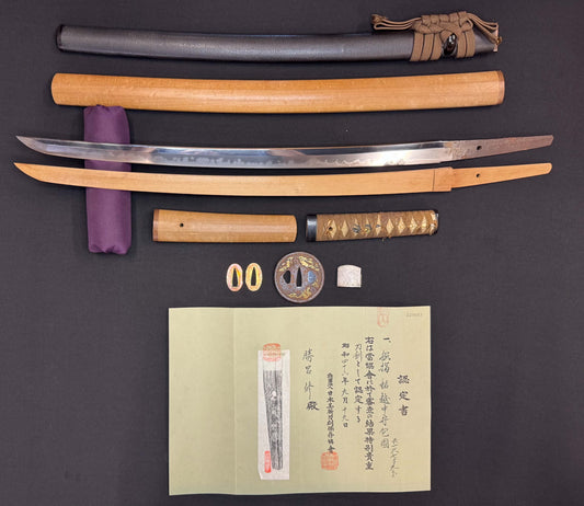 Antique Nihonto - Mid-Edo Wakizashi with Koshirae, signed Etchu no Kami Kanekuni, NBTHK certified