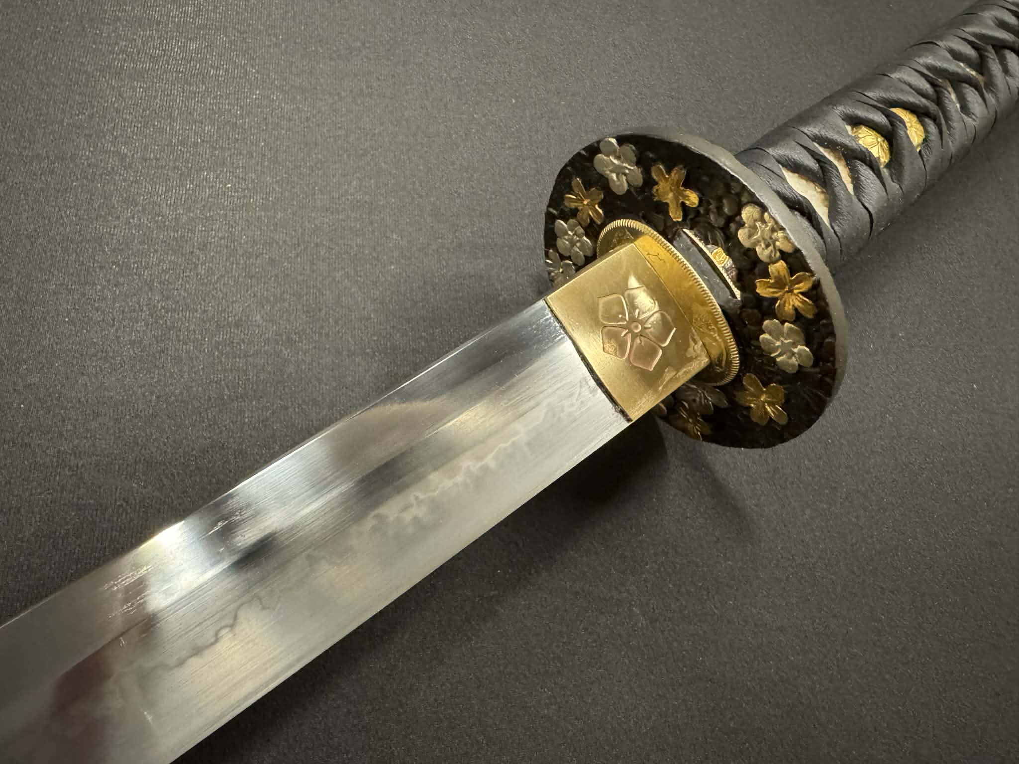 Moritaka Razor Prestige Katana - Gold Cherry Petals - Clay-Tempered T10 Choji hamon, Hazuya Polish