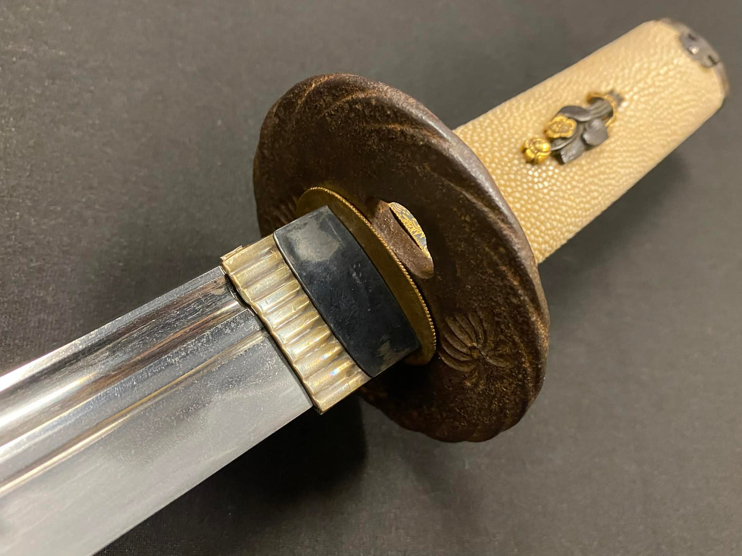 Antique Nihonto - Early Edo (350 years old) Kanmuri-Otoshi Wakizashi in Koshirae - NTHK attributed to Shimosa Daijo Kanemasa