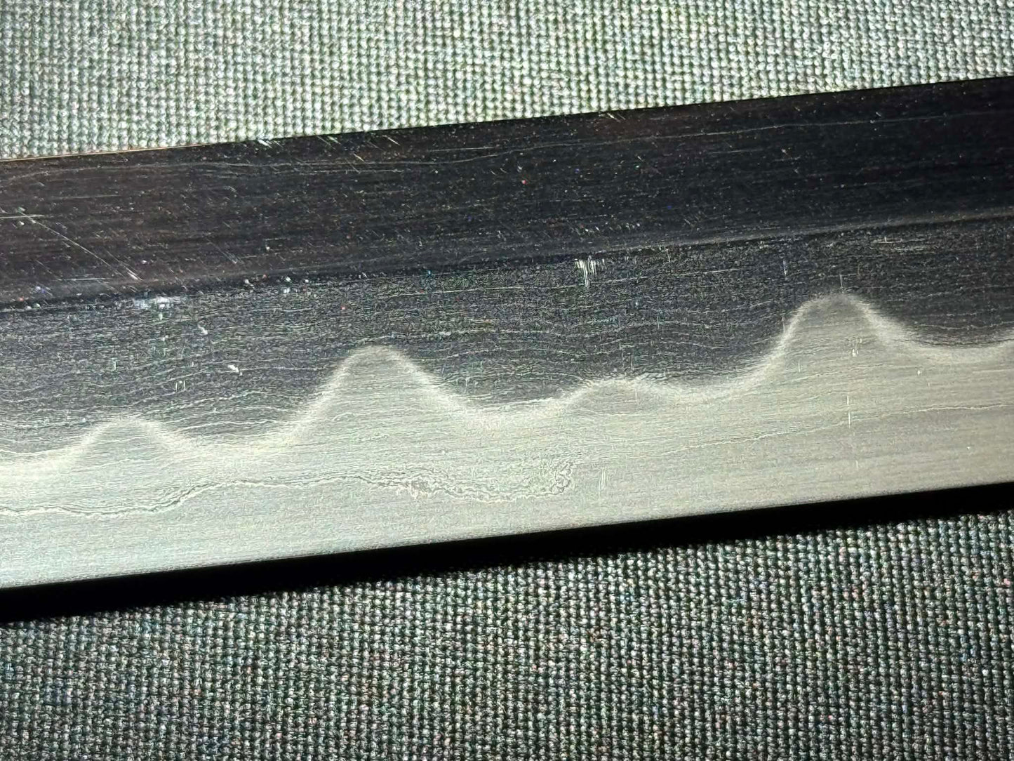 Thaitsuki Roiyaru Unokubi Katana, Sanmai Clay tempered