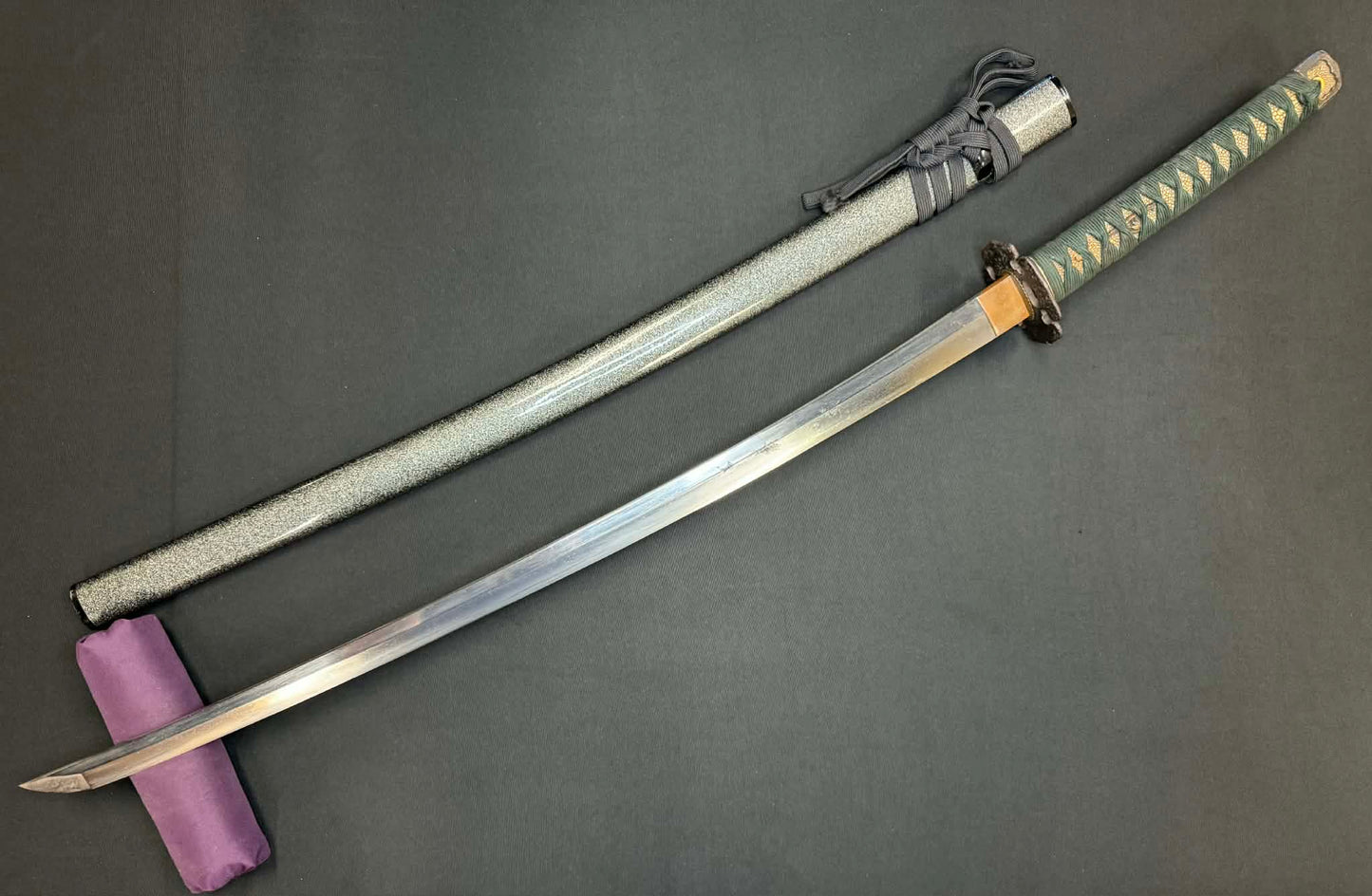 Antique Nihonto - Katana in Koshirae, signed Bishu Osafune Sukesada, Dated Eiroku October 8 (1567) (not verified)
