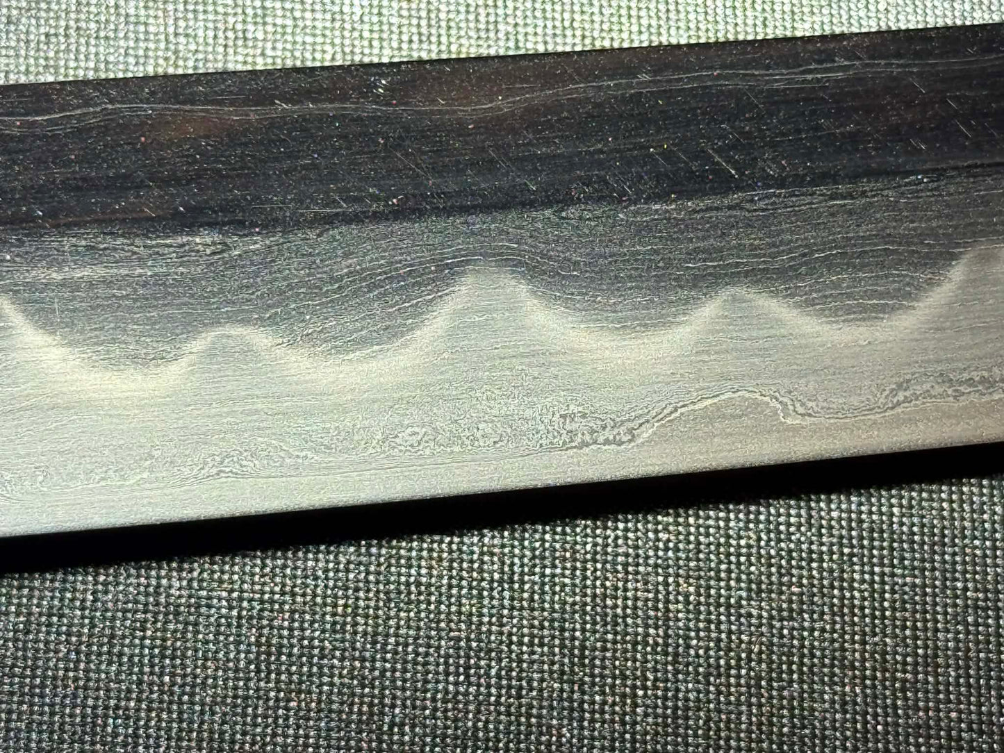 Thaitsuki Roiyaru Unokubi Katana, Sanmai Clay tempered