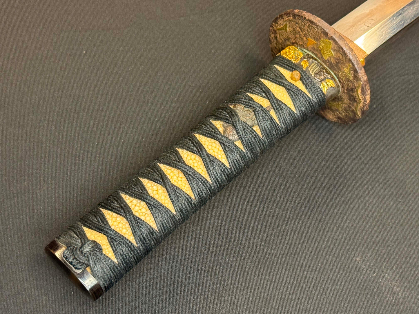Antique Nihonto - wakizashi in Koshirae, signed Bishu Osafune Sukesada (unverified)