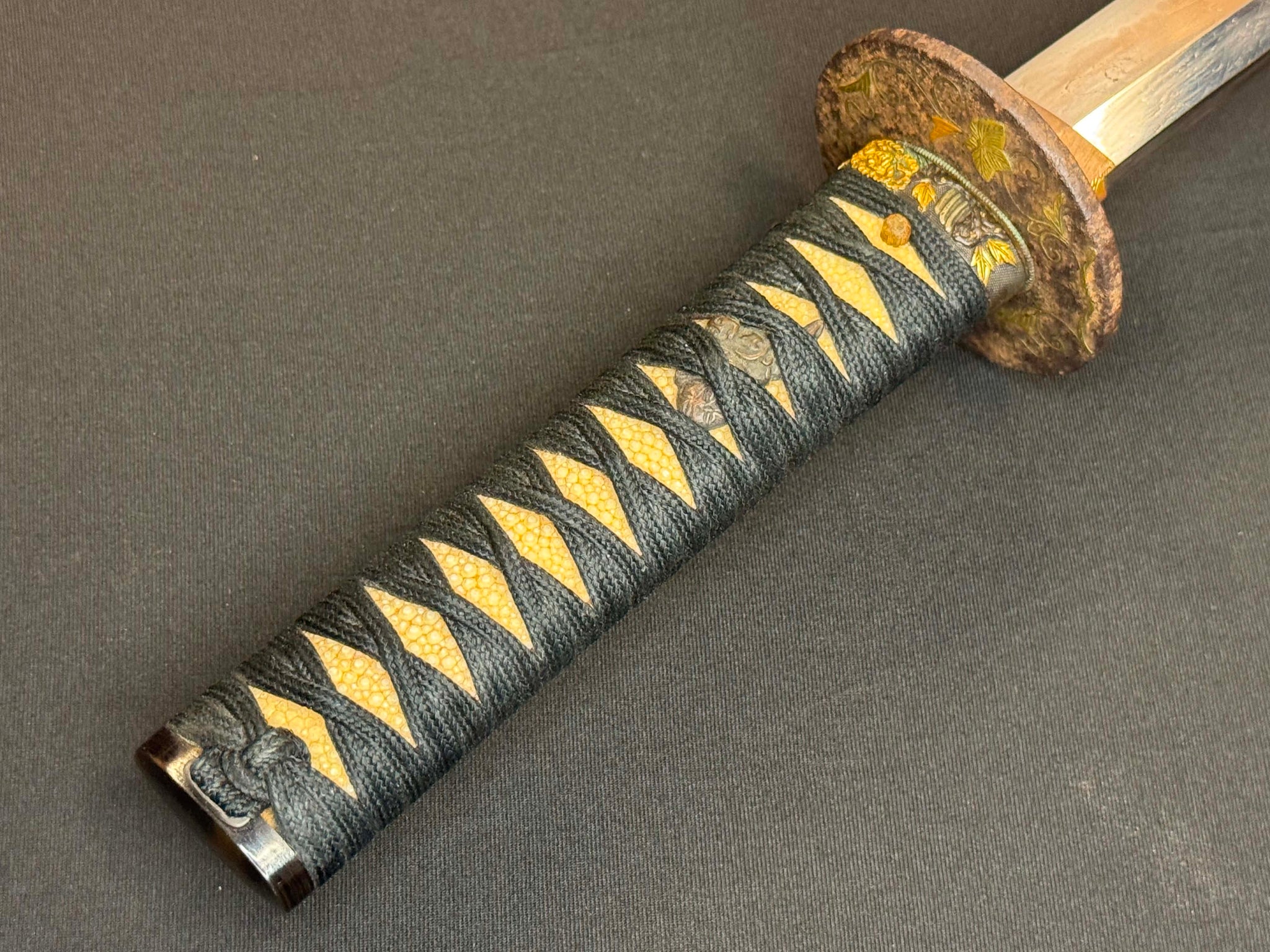 Antique Nihonto - wakizashi in Koshirae, signed Bishu Osafune Sukesada (unverified)