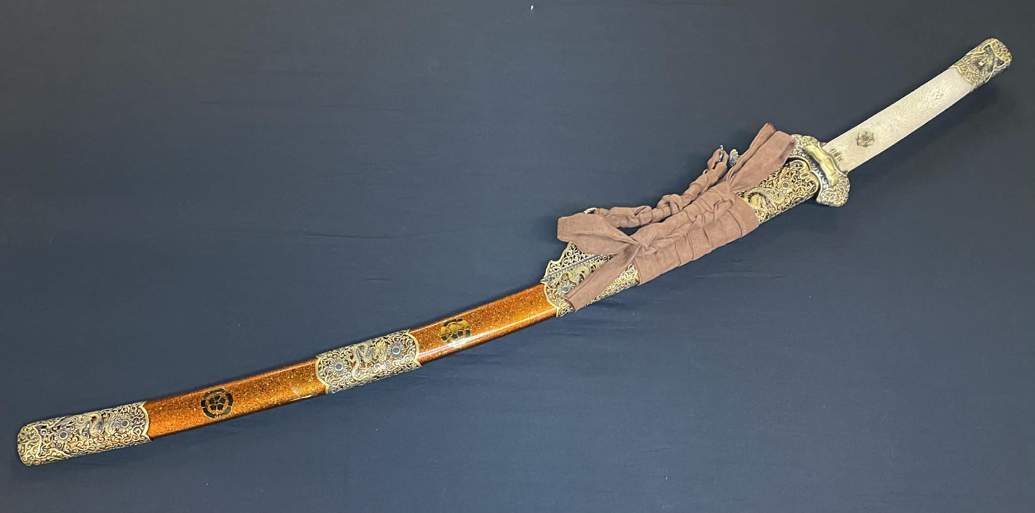 Dragonspring Emperor Tachi - Gold Kazaridachi - Kogarasu Hitatsura