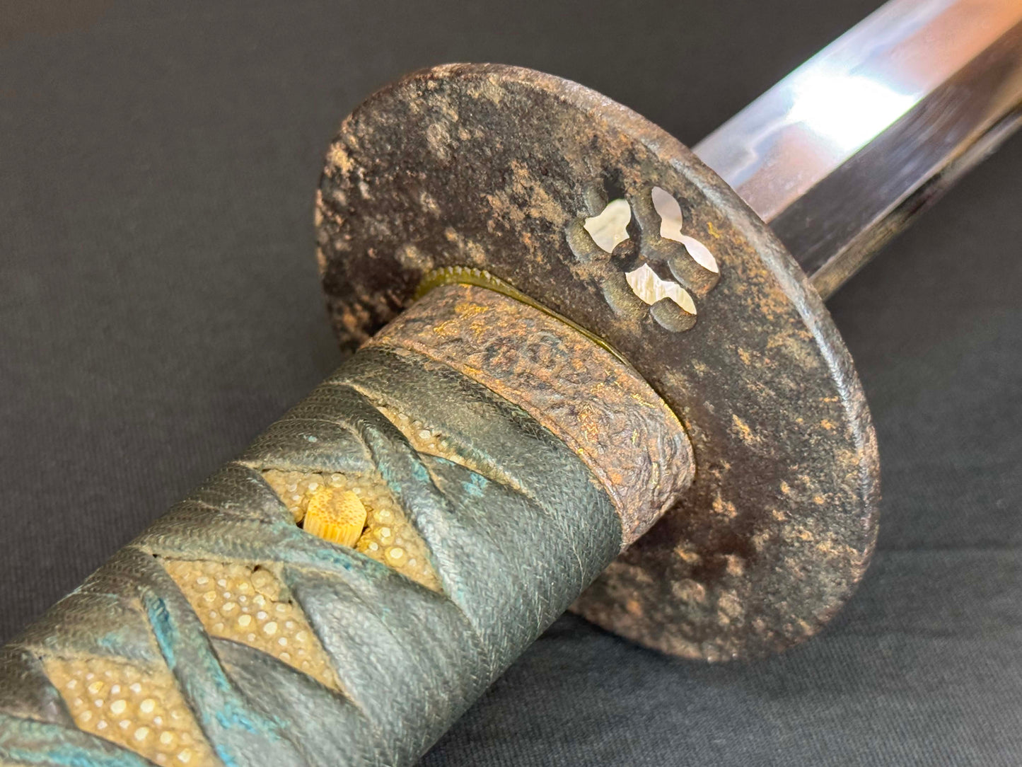 Antique Nihonto - Early Edo(350 years old) Katana with Koshirae - NBTHK attributed to Fujiwara Takada