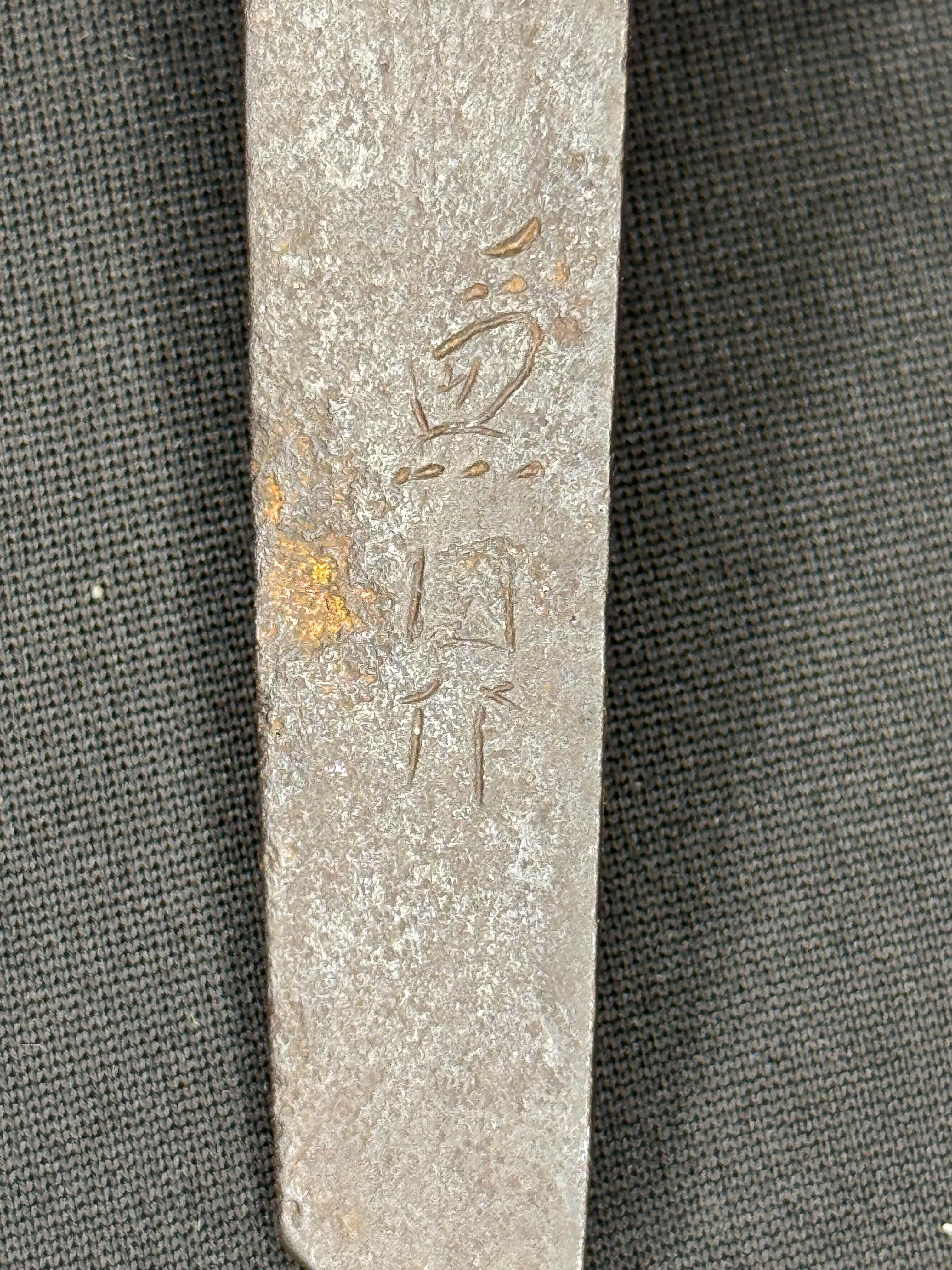 Antique Nihonto - Yoroi doshi in Koshirae, signed Kanekuni Saku