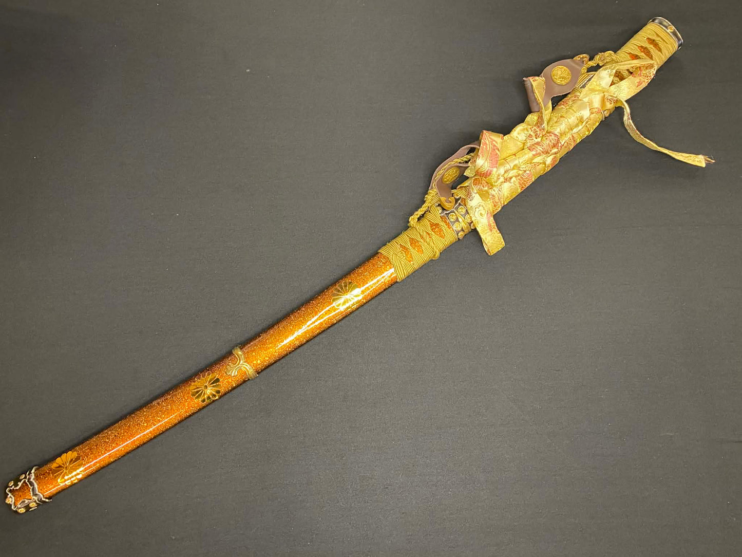 Dragonspring Emperor Tachi - Gold Chrysanthemum - Kogarasu Hitatsura