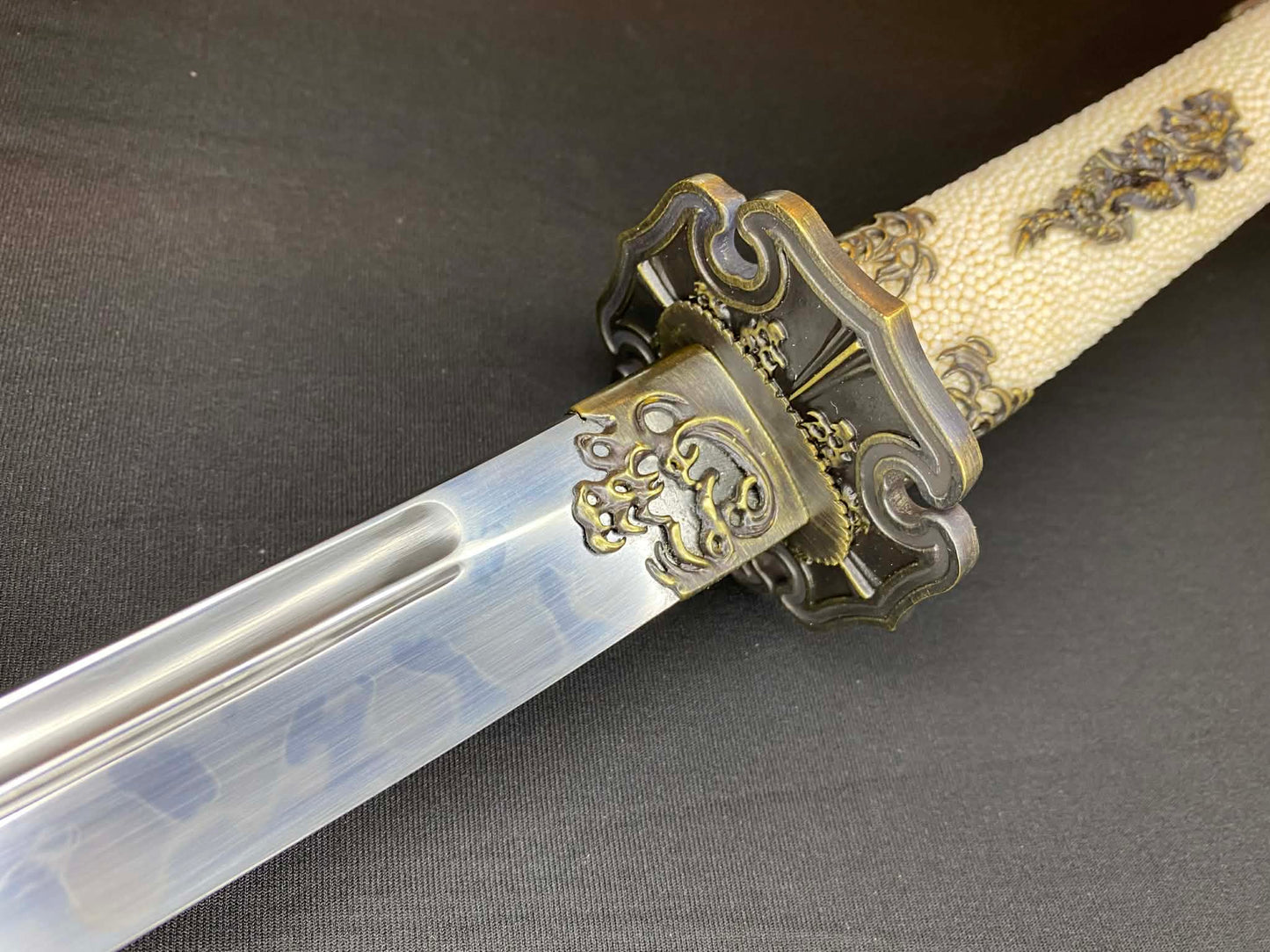 Dragonspring Emperor Tachi - Ruby Water Dragon - Kogarasu Hitatsura