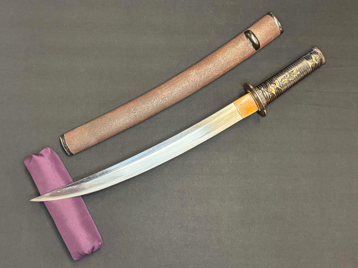 Antique Nihonto - WIDE Naginata Naoshi Wakizashi in Koshirae, signed Chikushu Ju Sa (unverified)