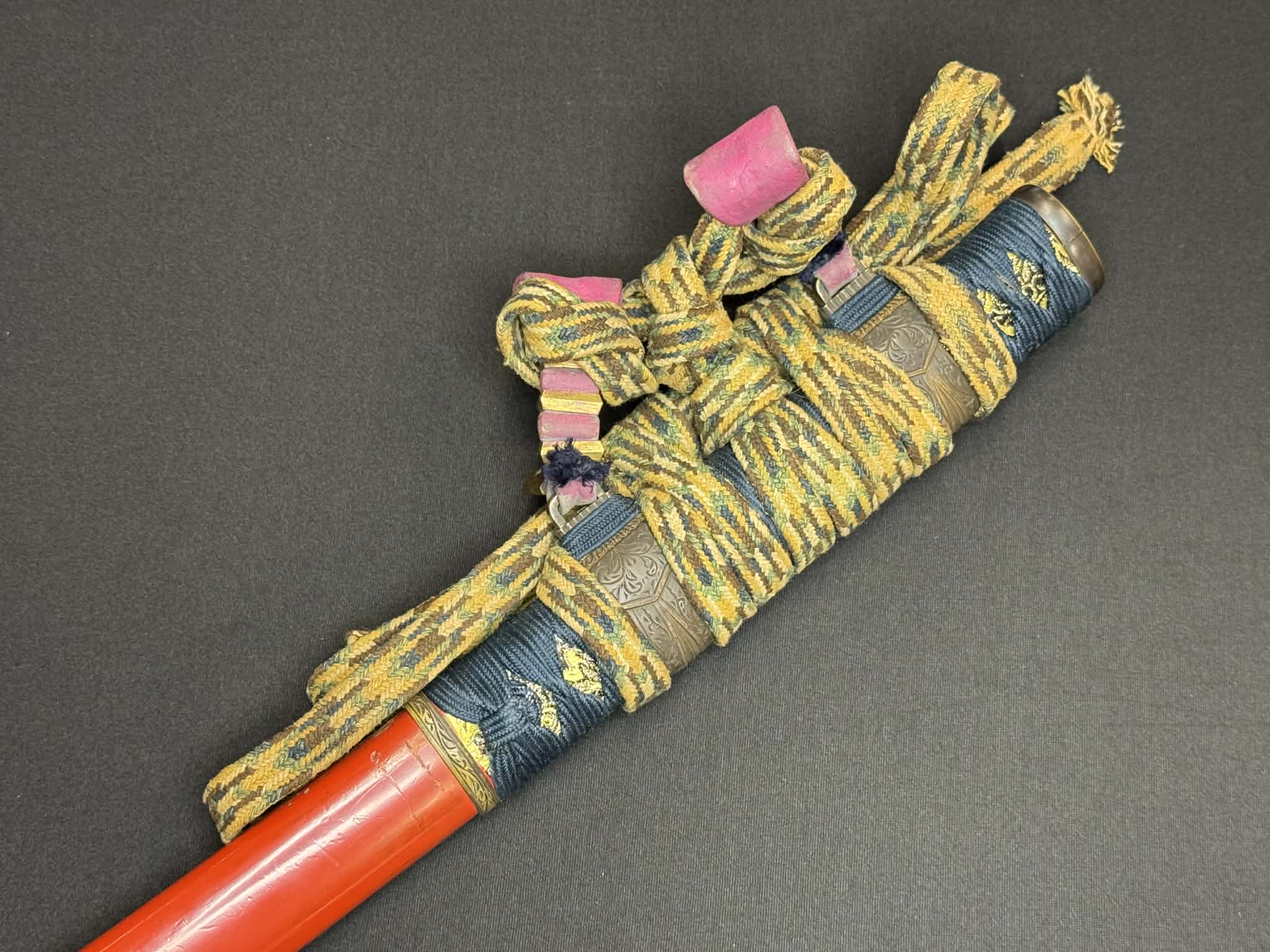Antique Nihonto - Katana in Tachi Koshirae, signed Shinano no Kami Kunihiro Saku (unverified)