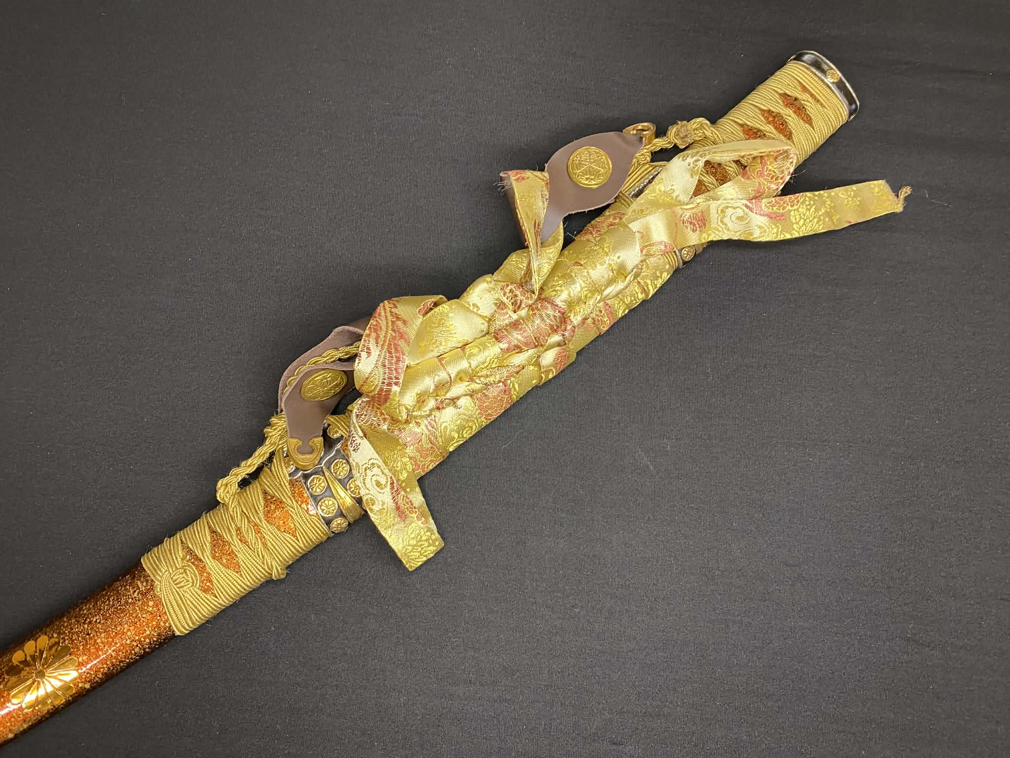 Dragonspring Emperor Tachi - Gold Chrysanthemum - Kogarasu Hitatsura