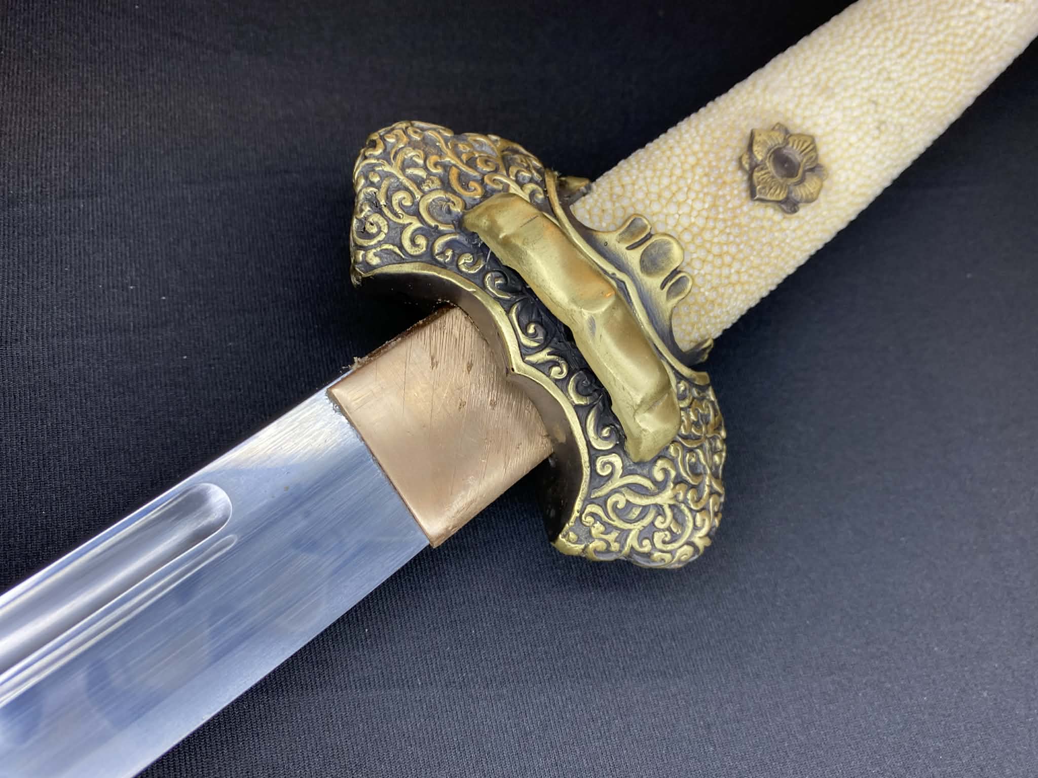 Dragonspring Emperor Tachi - Gold Kazaridachi - Kogarasu Hitatsura