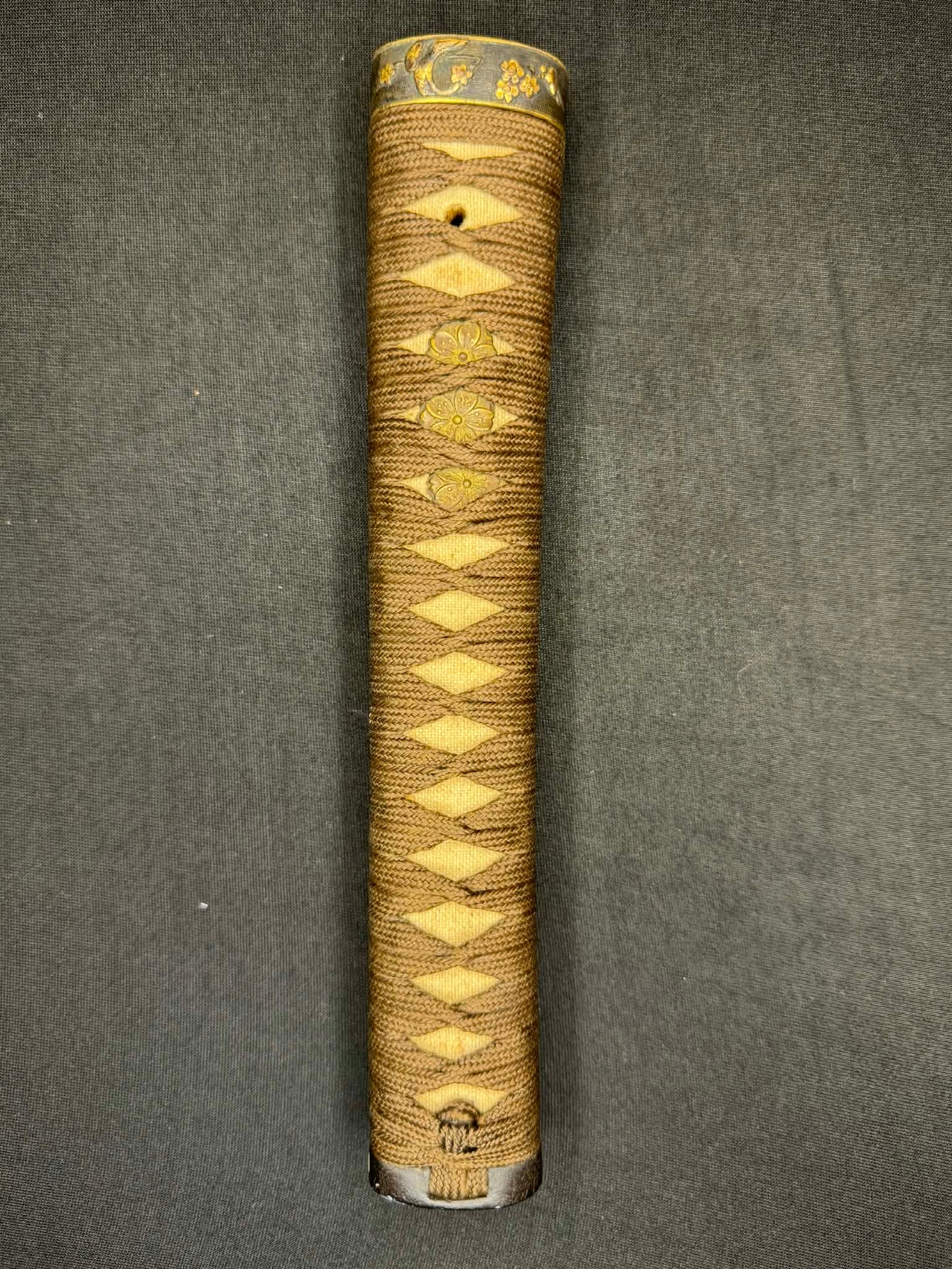 Antique Nihonto - Late Muromachi Katana in WW2 pilot Gunto fittings - Signed Tomotsugu