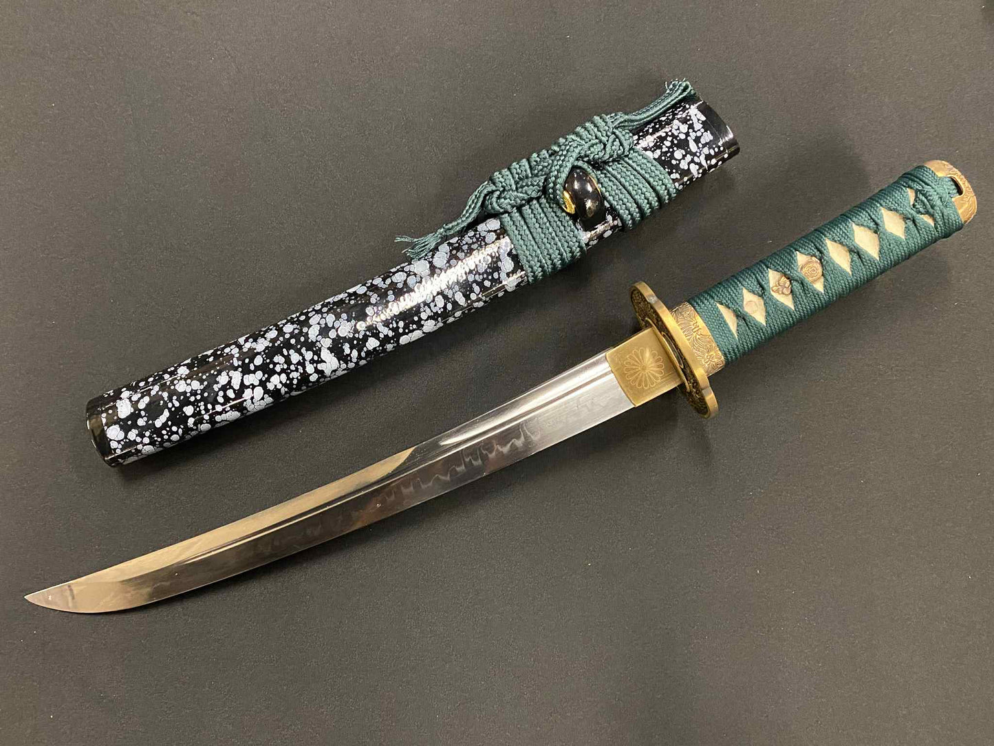 PRE-ORDER Phoenix Armory Unokubi Tanto - Copper Chrysanthemum - T10 Clay tempered